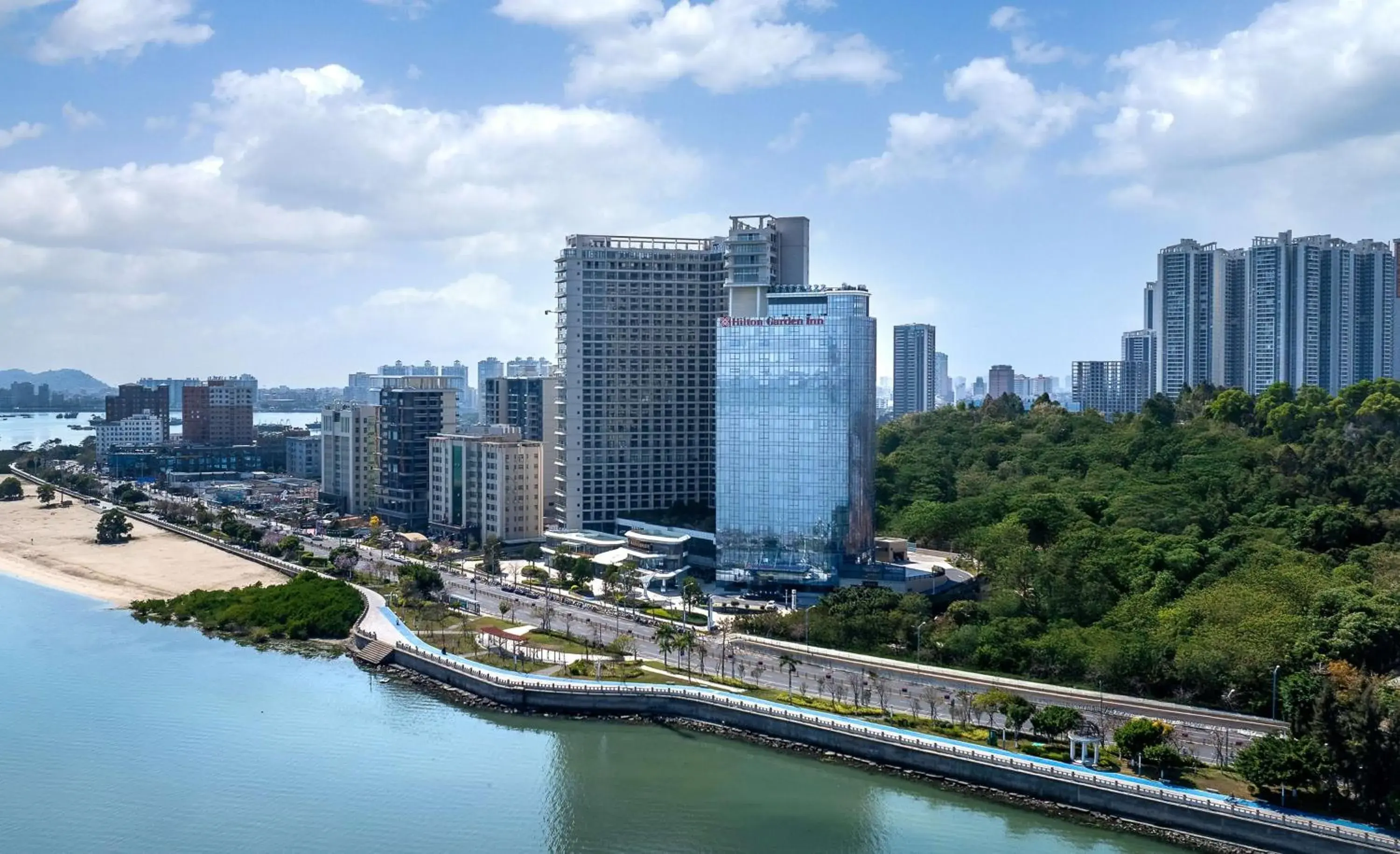 Property building in Hilton Garden Inn Shanwei Haibin Boulevard Property building in Hilton Garden Inn Shanwei Haibin Boulevard