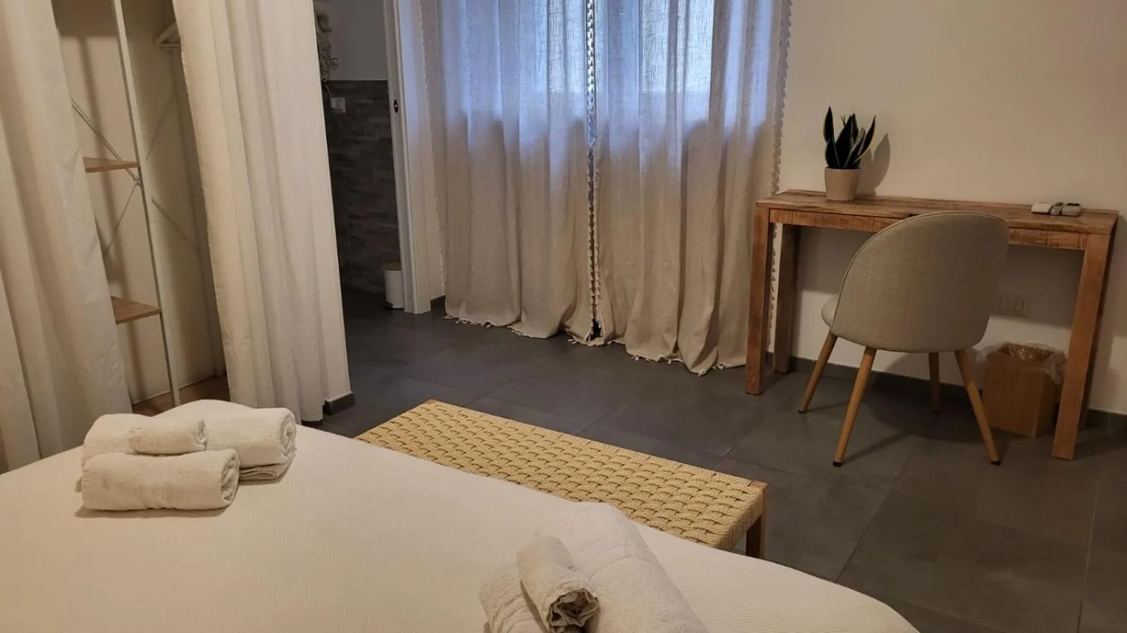 Bed in Pianozero Room