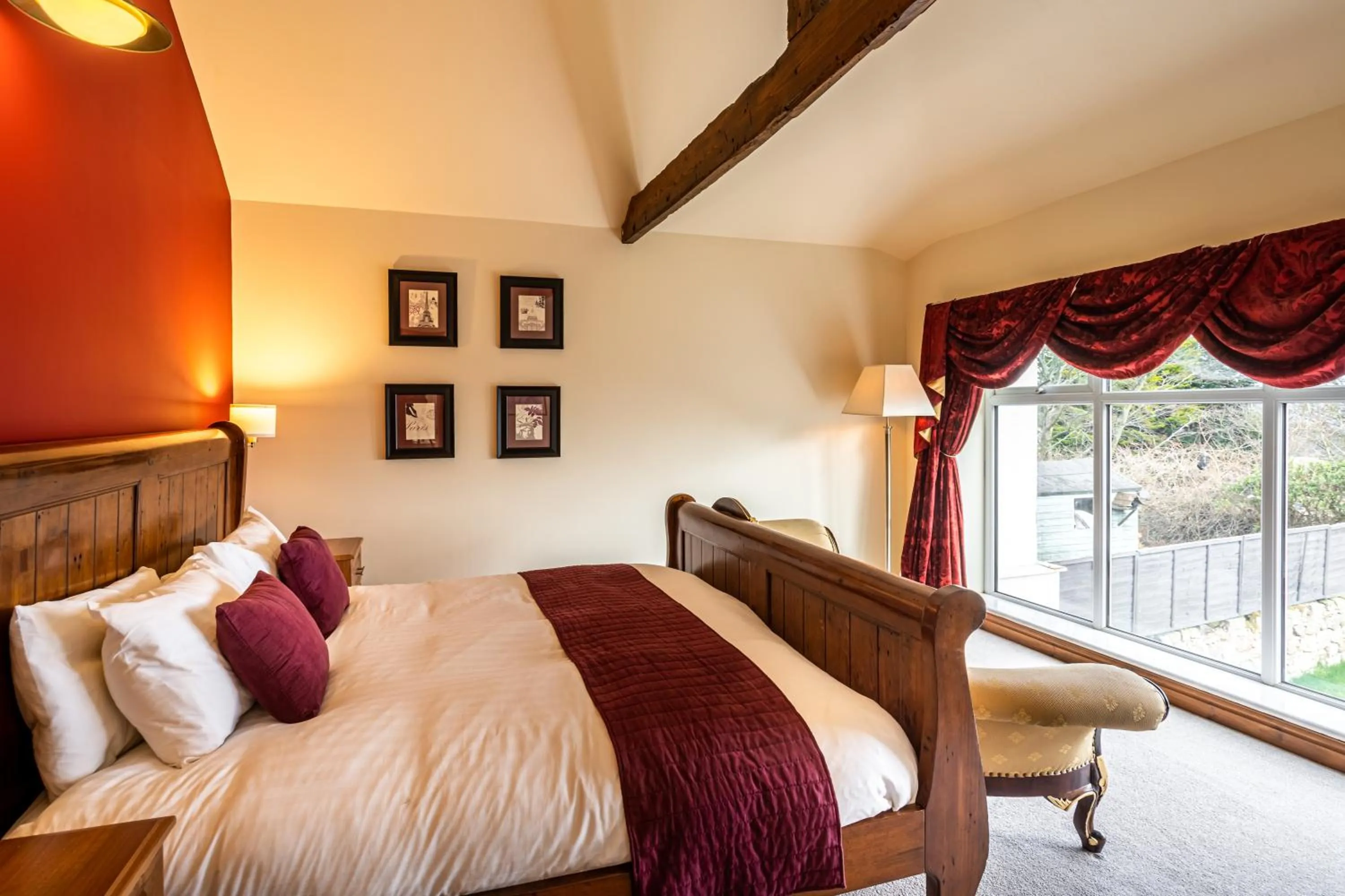 Bed in The Village Inn