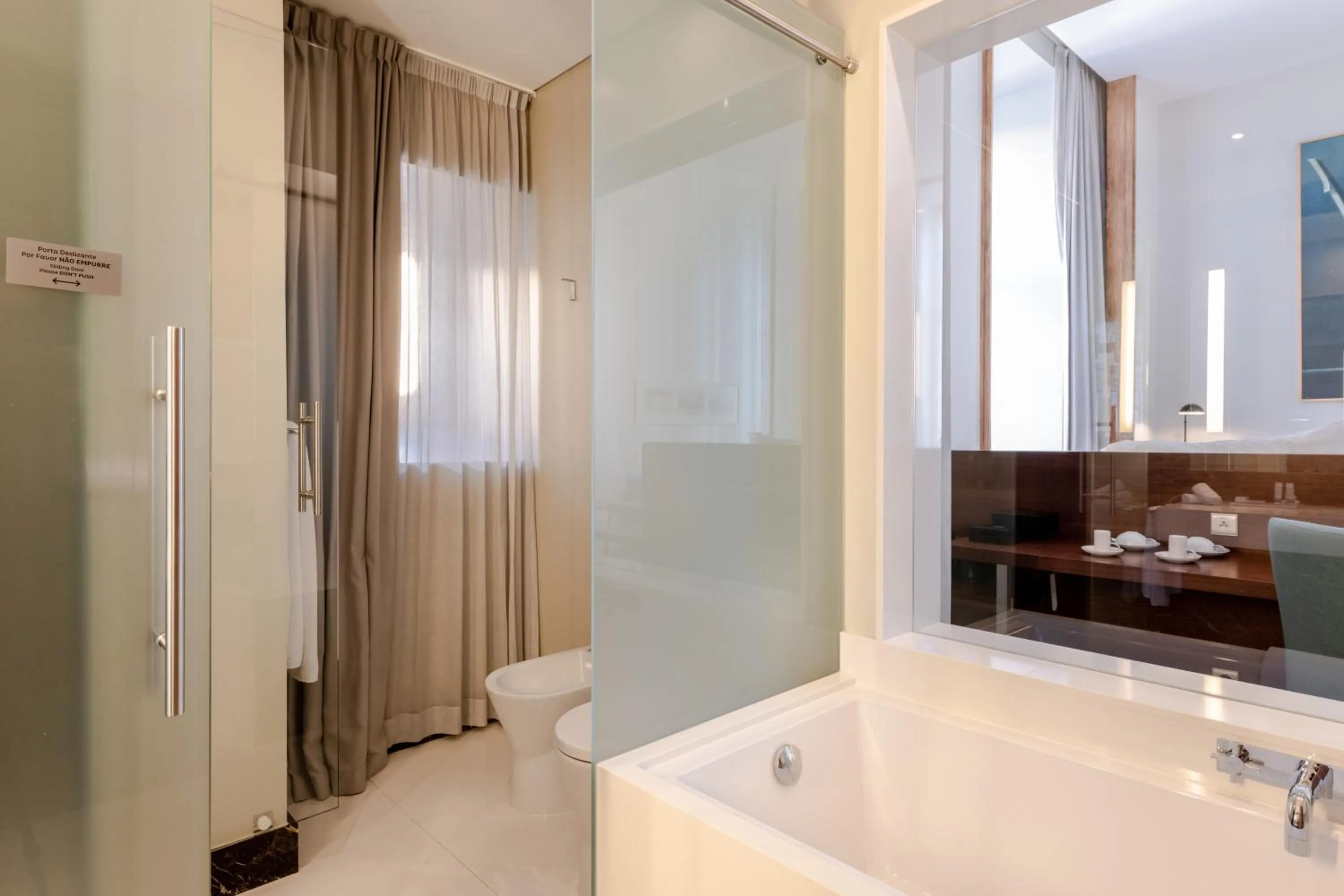 Bathroom in Pousada de Lisboa - Small Luxury Hotels Of The World