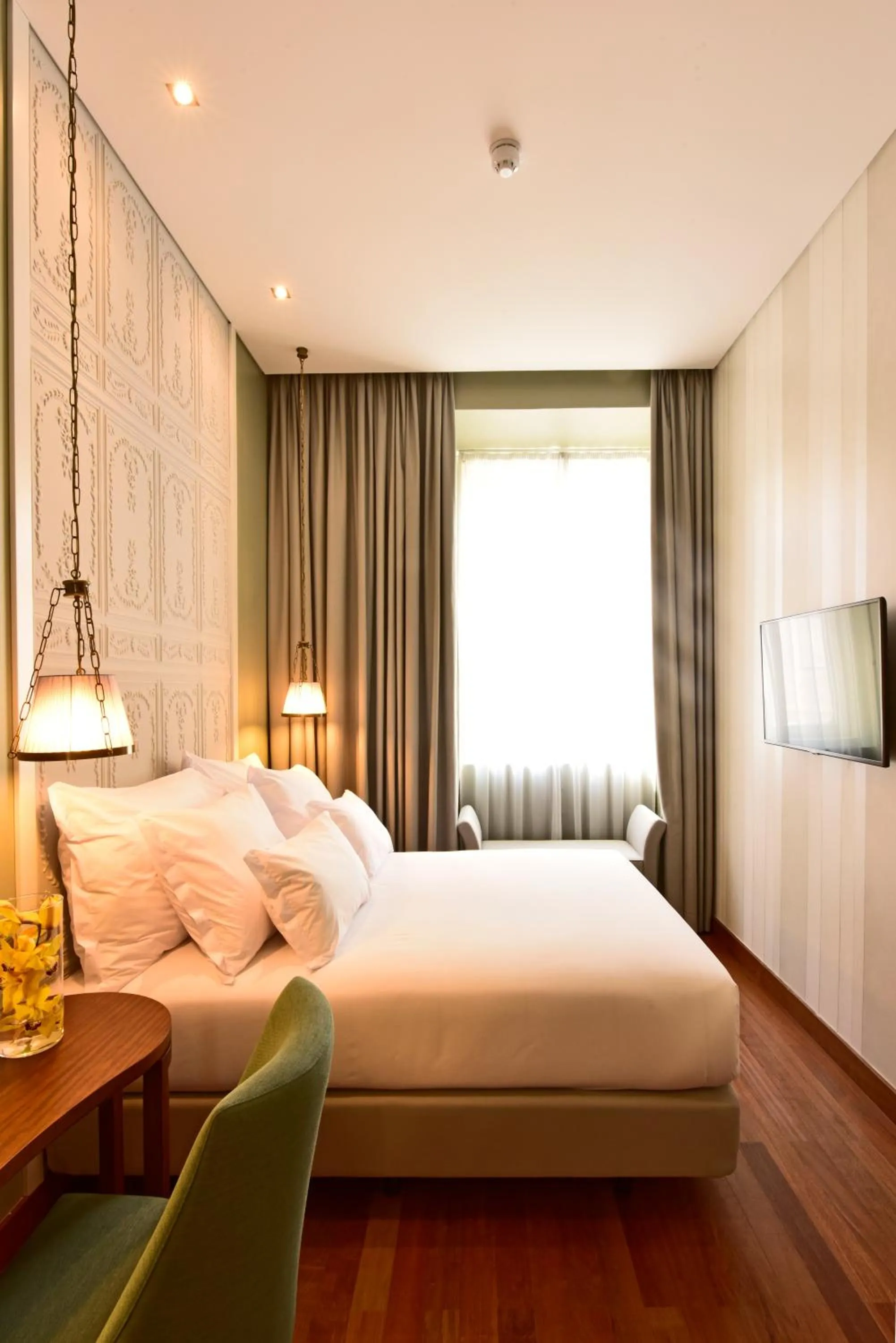Bed in Pousada de Lisboa - Small Luxury Hotels Of The World
