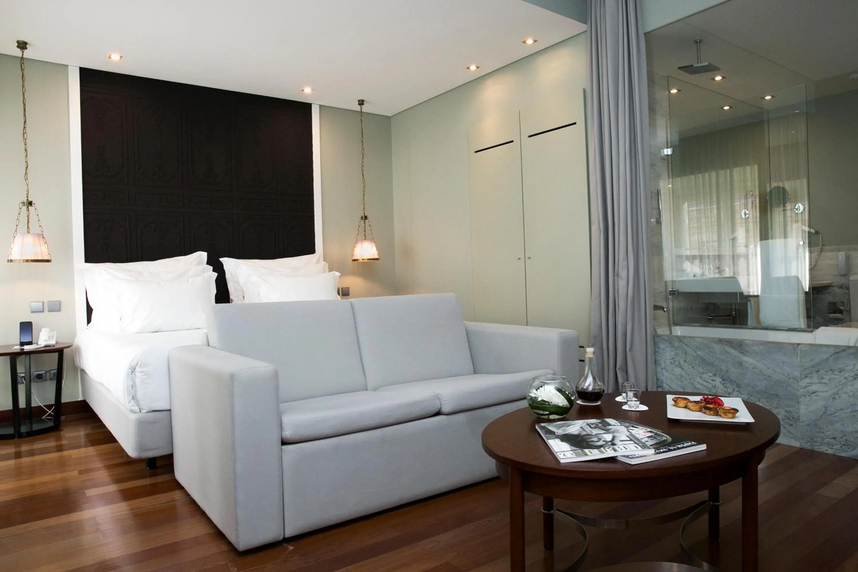 Photo of the whole room, Bed in Pousada de Lisboa - Small Luxury Hotels Of The World