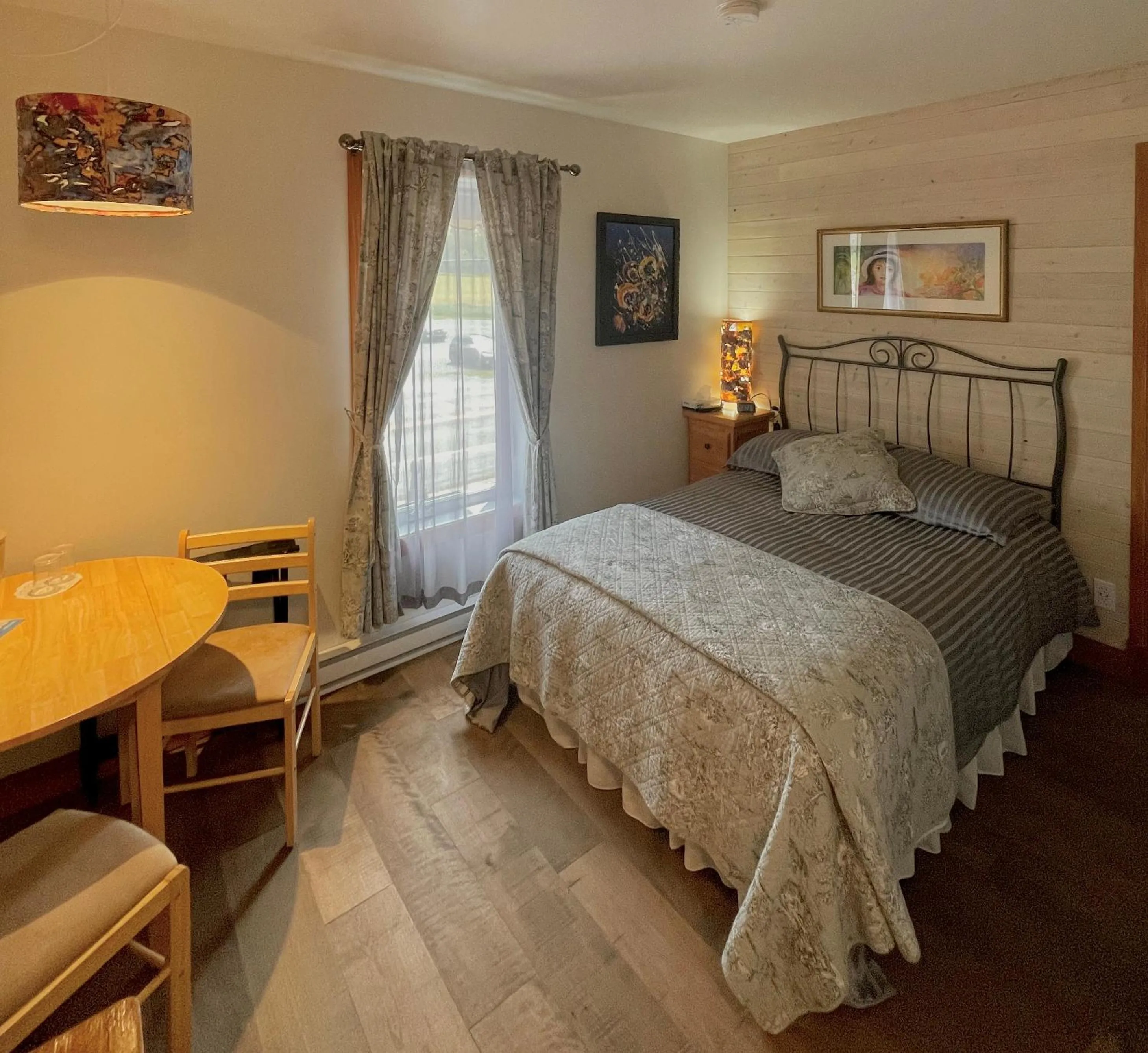Bed in Auberge Marcel Gagnon