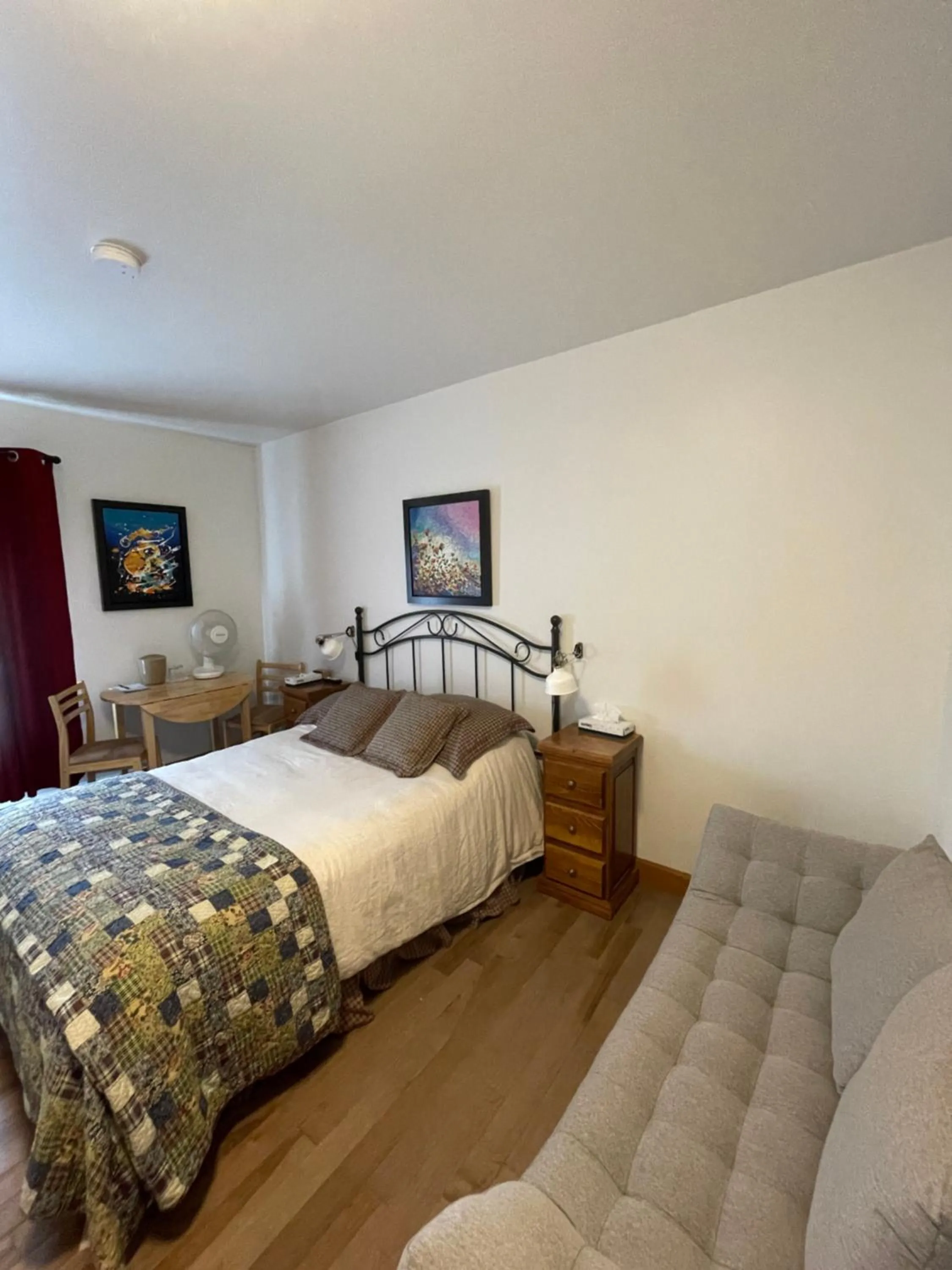 Bed in Auberge Marcel Gagnon