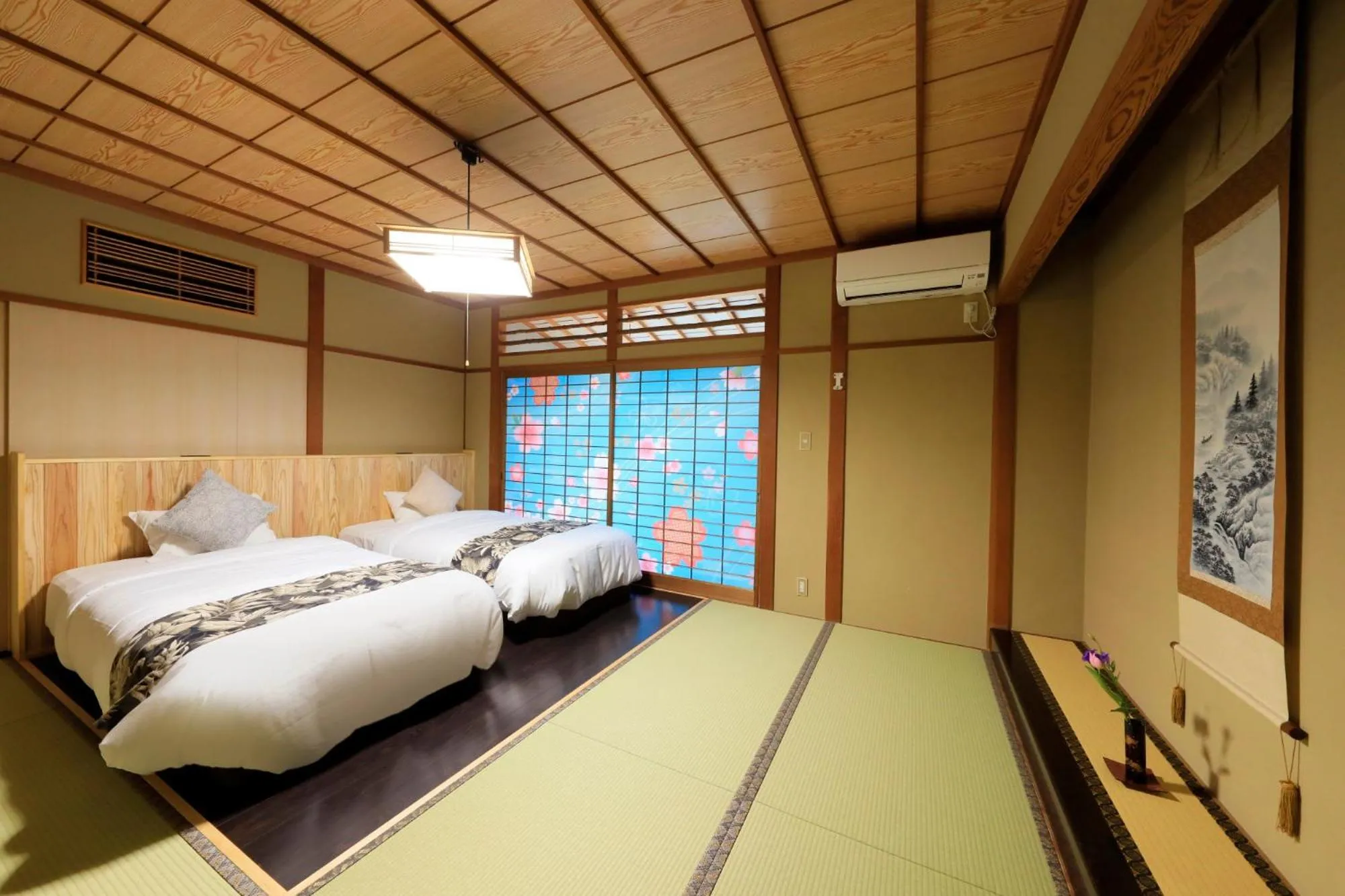 Photo of the whole room, Bed in Otogitei Kofu
