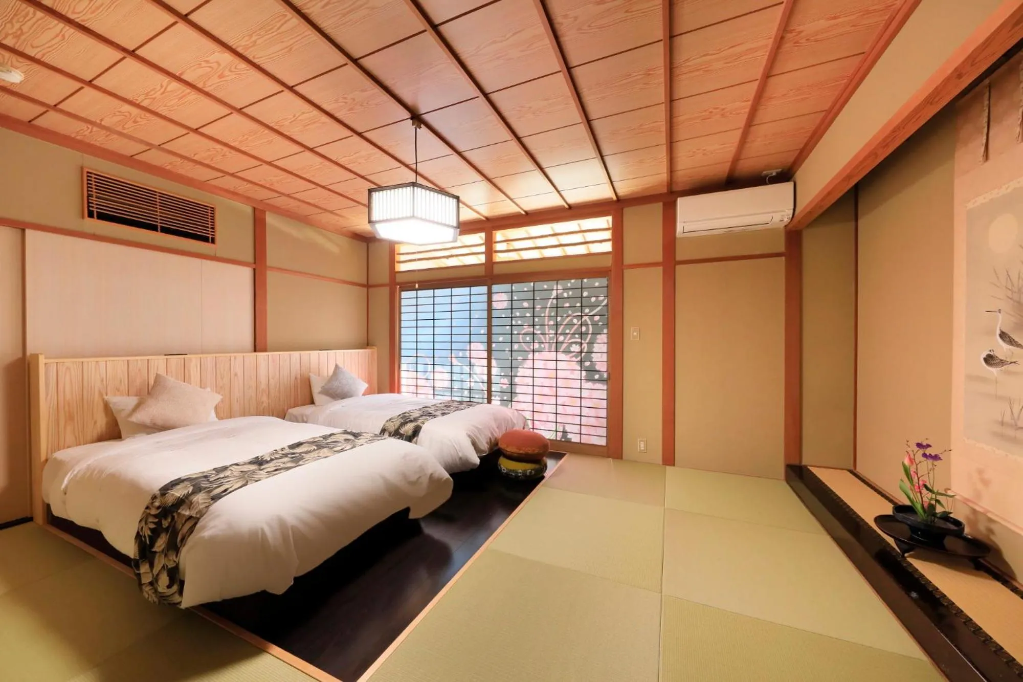 Photo of the whole room, Bed in Otogitei Kofu