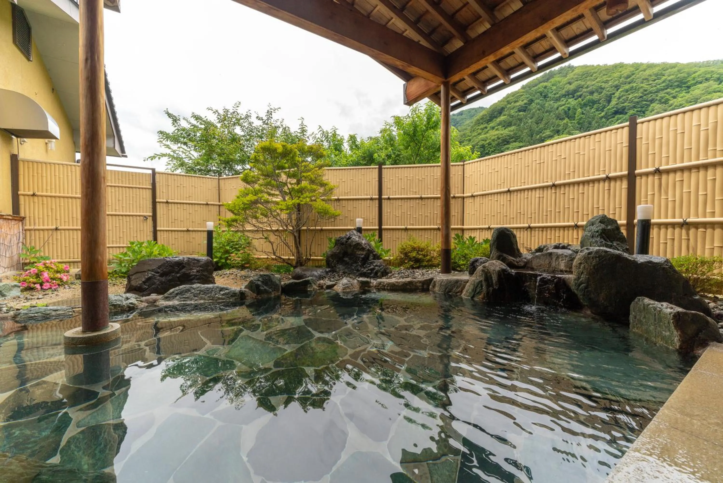 Hot Spring Bath in Otogitei Kofu