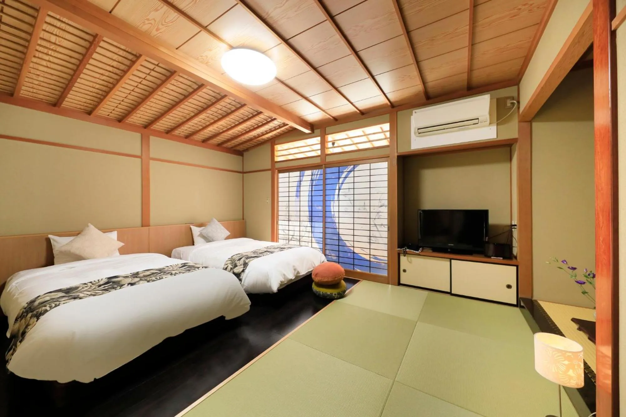 Photo of the whole room, Bed in Otogitei Kofu