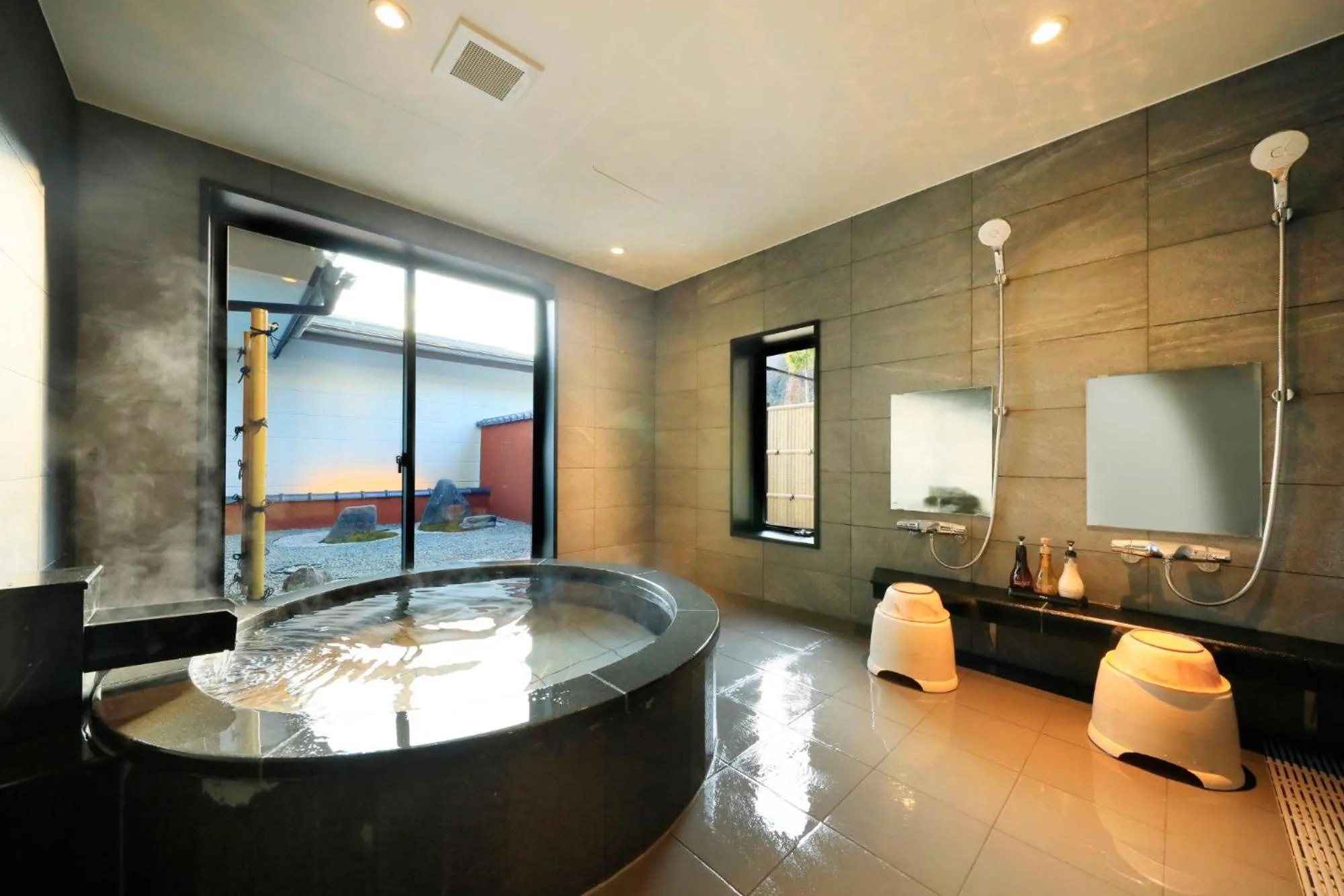 Hot Spring Bath in Otogitei Kofu