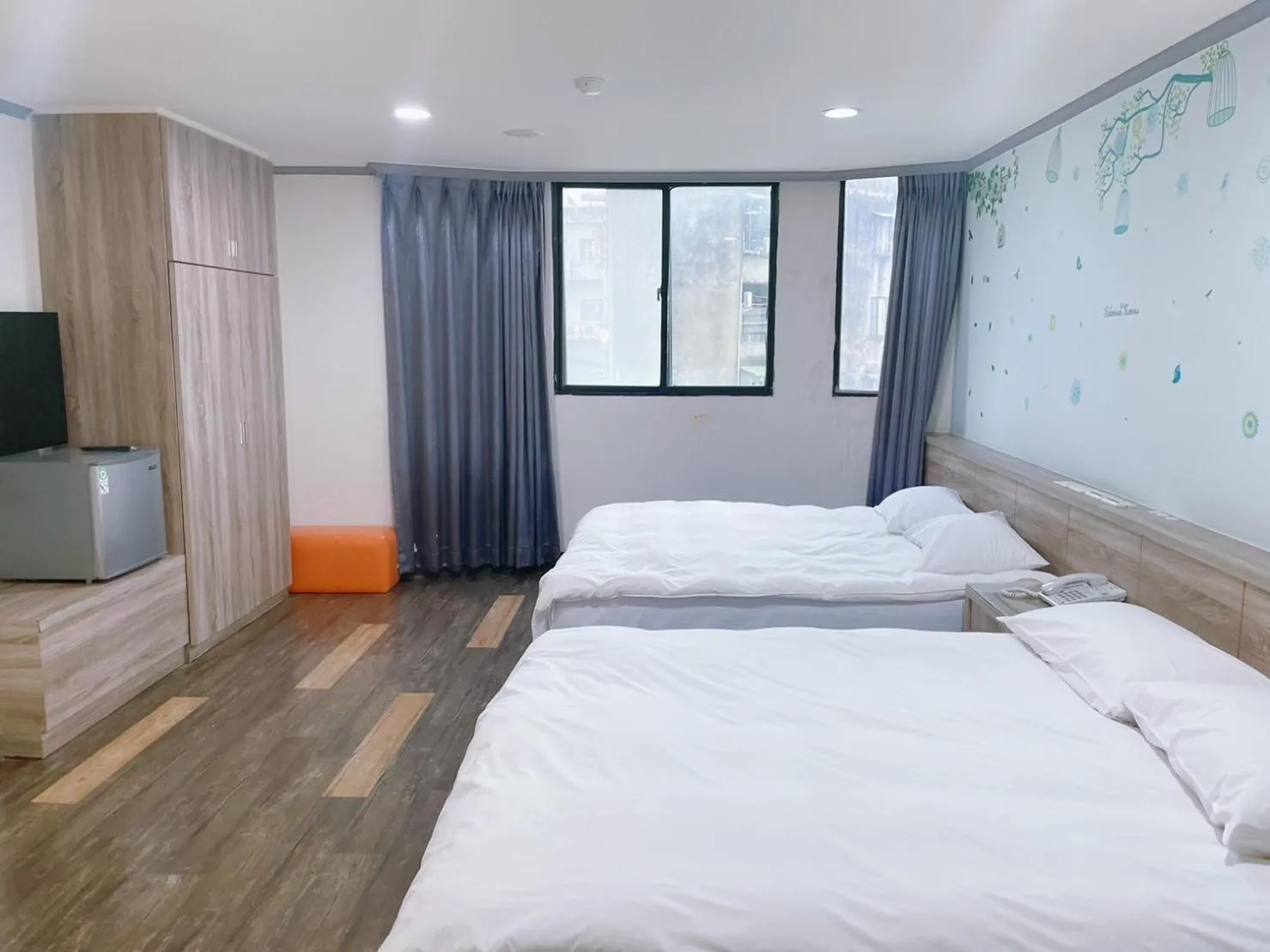 Photo of the whole room, Bed in A22 Wei Lu Hotel
