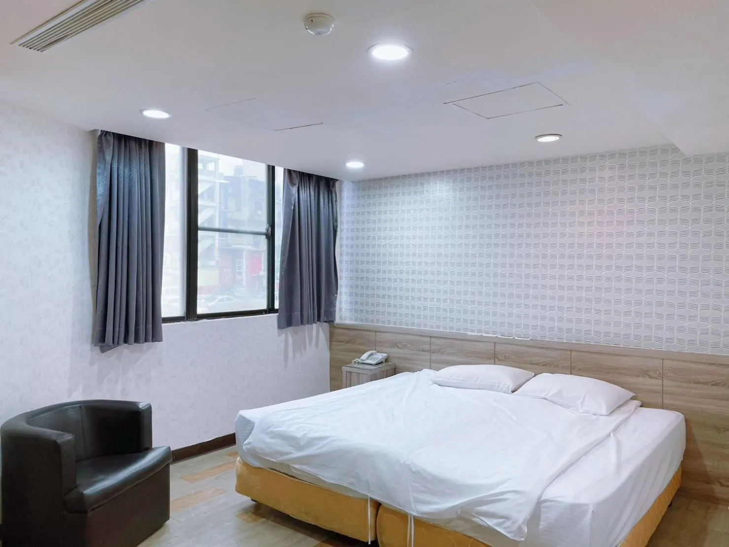 Photo of the whole room, Bed in A22 Wei Lu Hotel