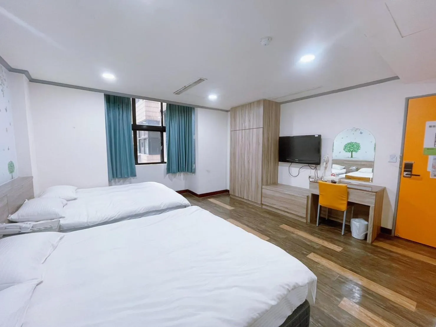 Photo of the whole room, Bed in A22 Wei Lu Hotel