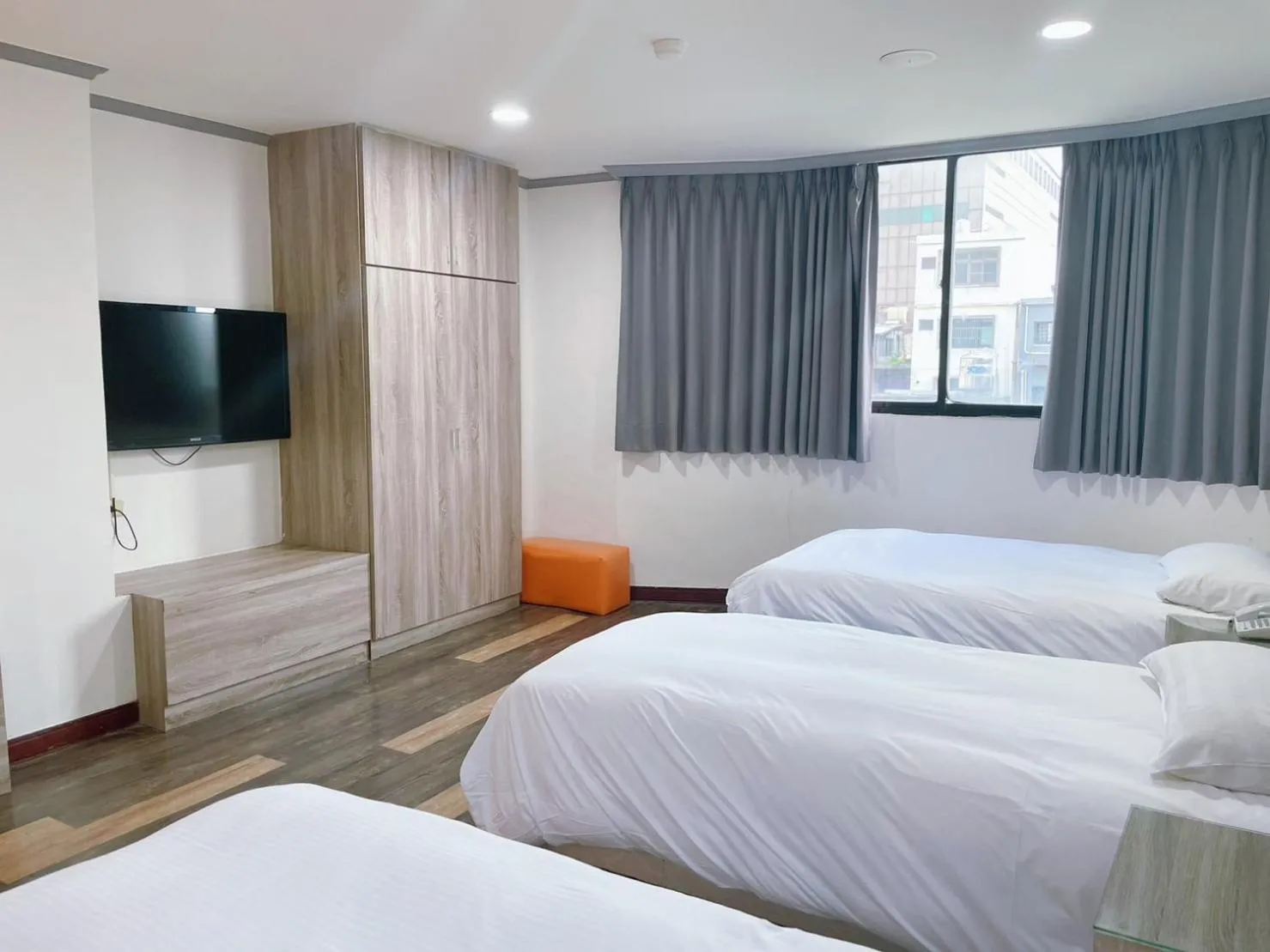 Photo of the whole room, Bed in A22 Wei Lu Hotel
