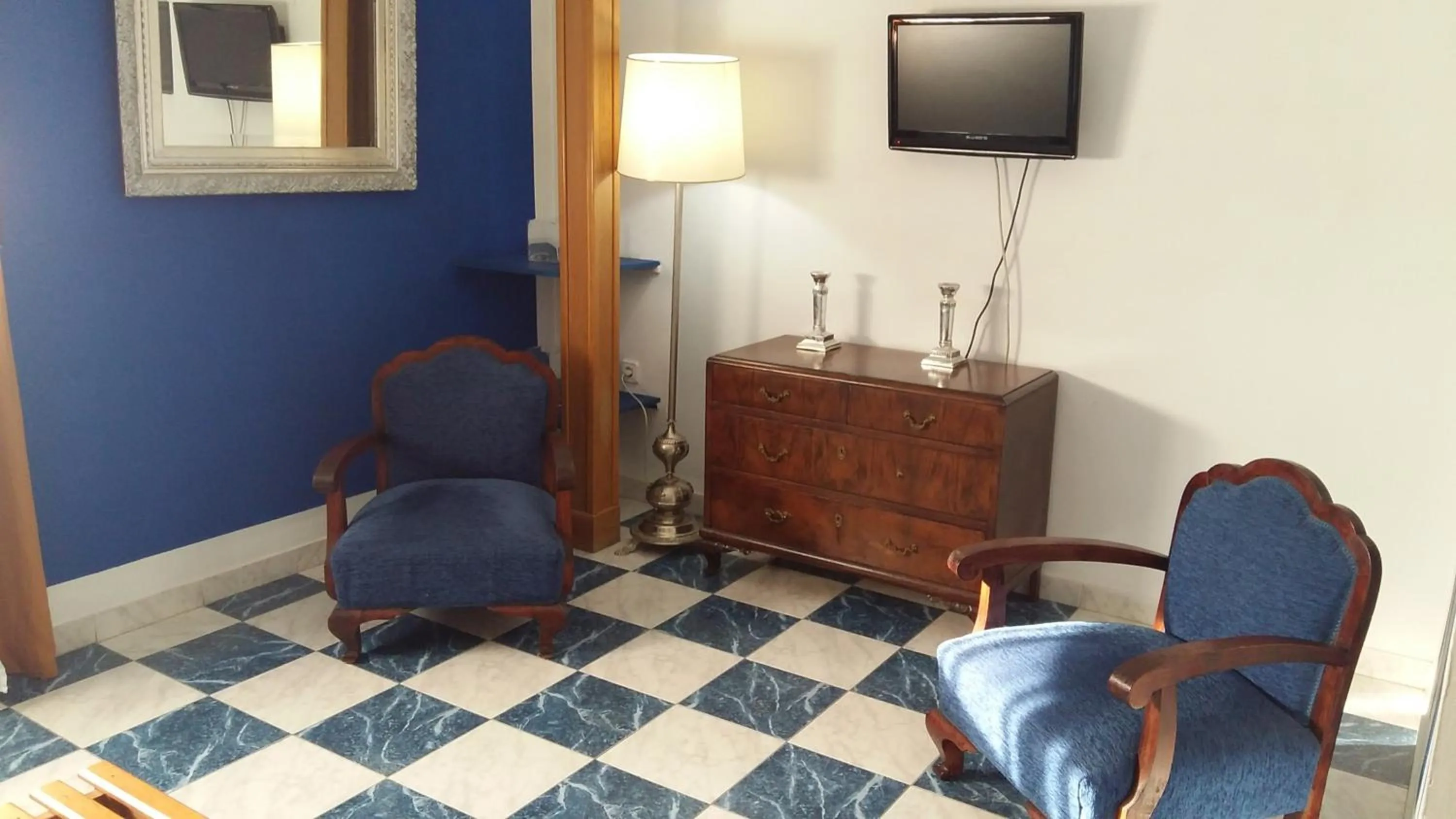 Photo of the whole room in Hotel Corona de Atarfe