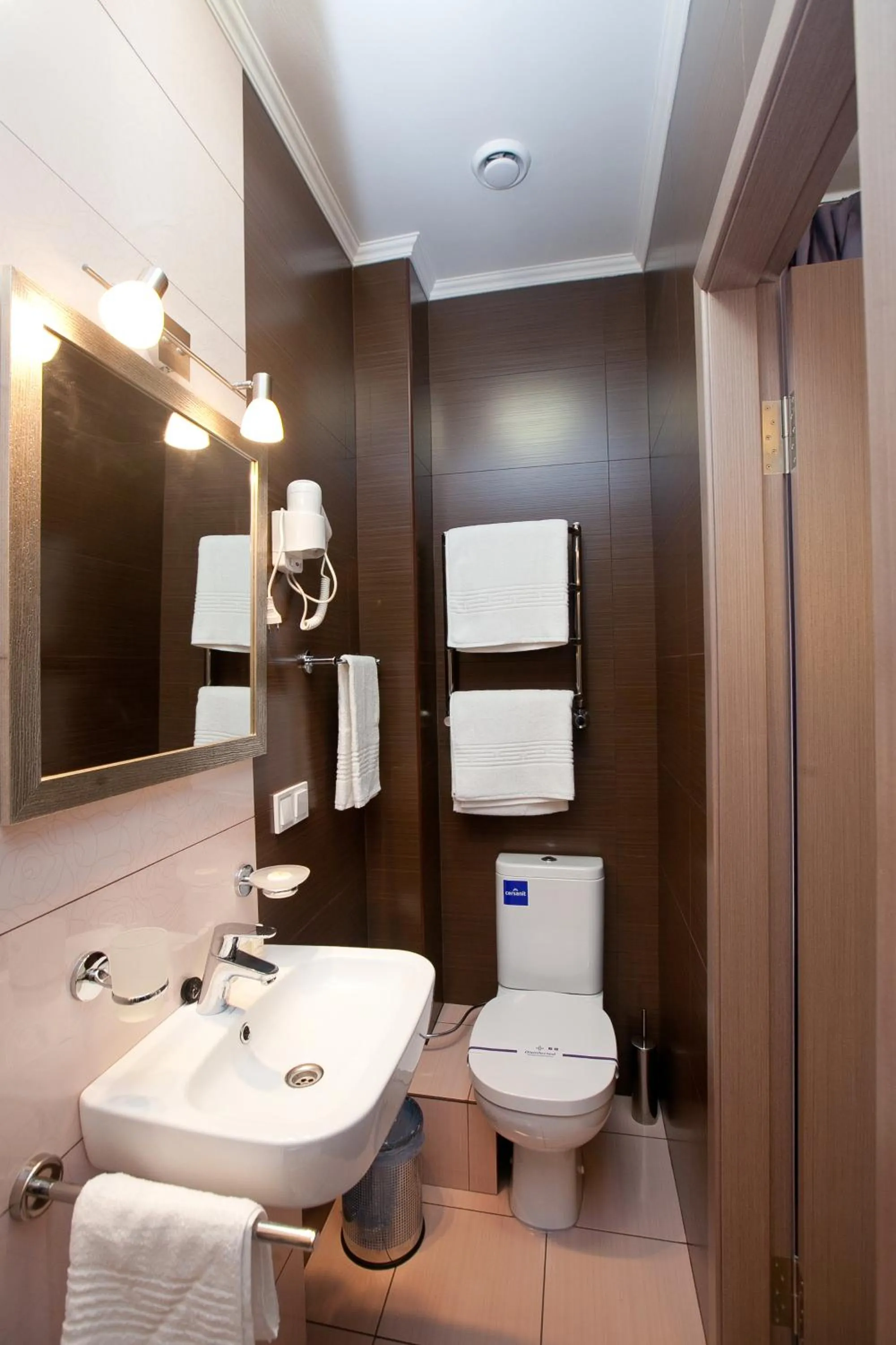 Shower in Hotel Marsen
