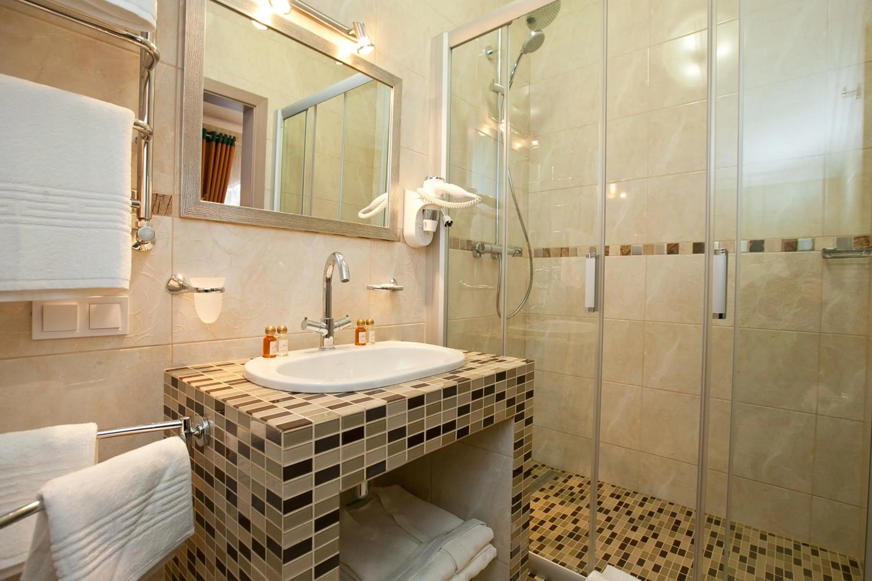 Shower in Hotel Marsen