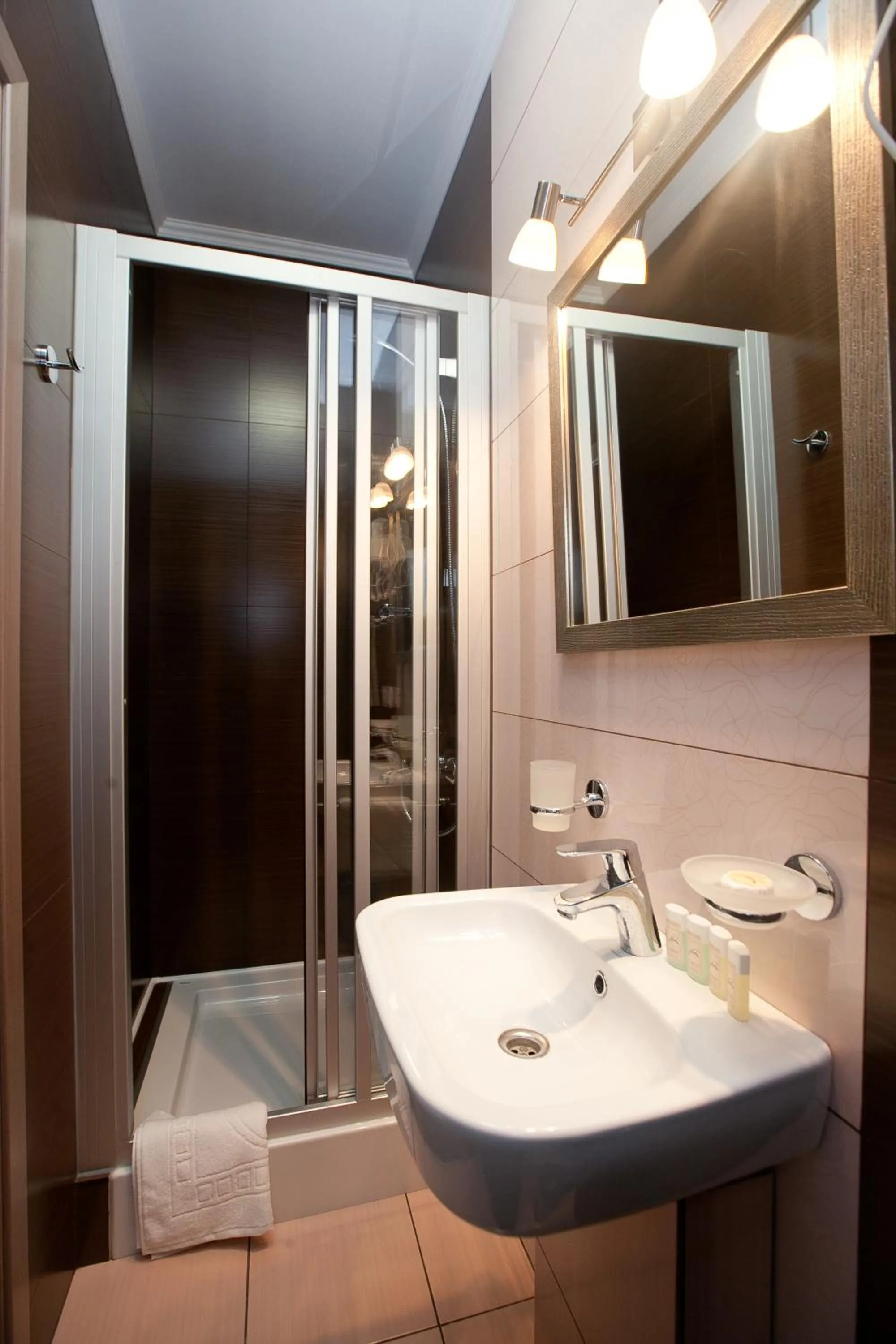 Shower in Hotel Marsen