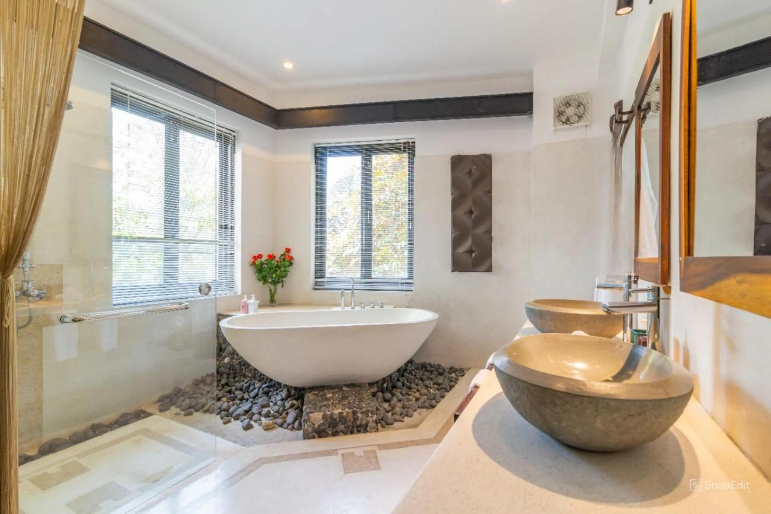 Bathroom in Tra Que Mansion