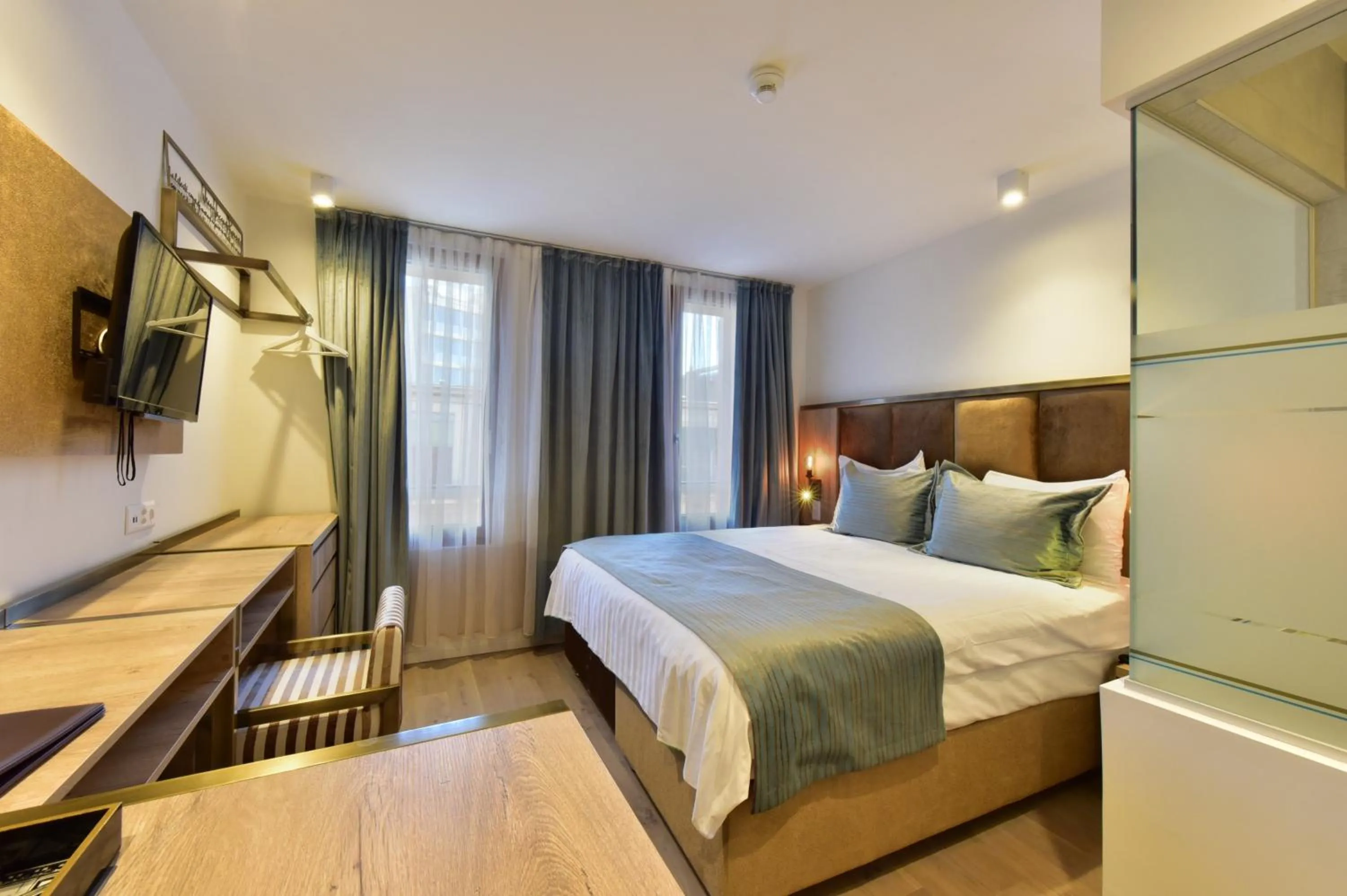 Bedroom, Bed in Hotel Rousseau