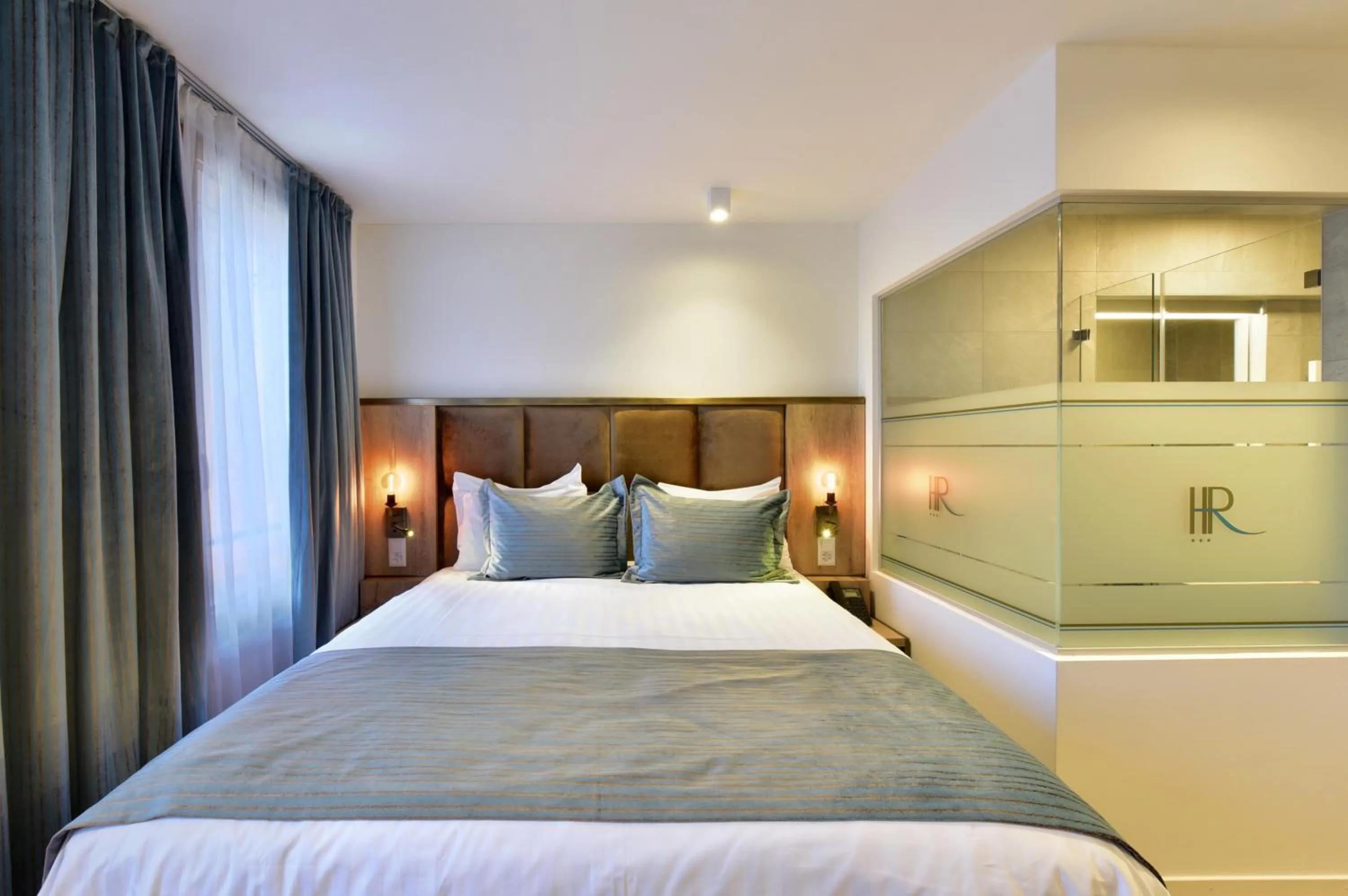 Bedroom, Bed in Hotel Rousseau