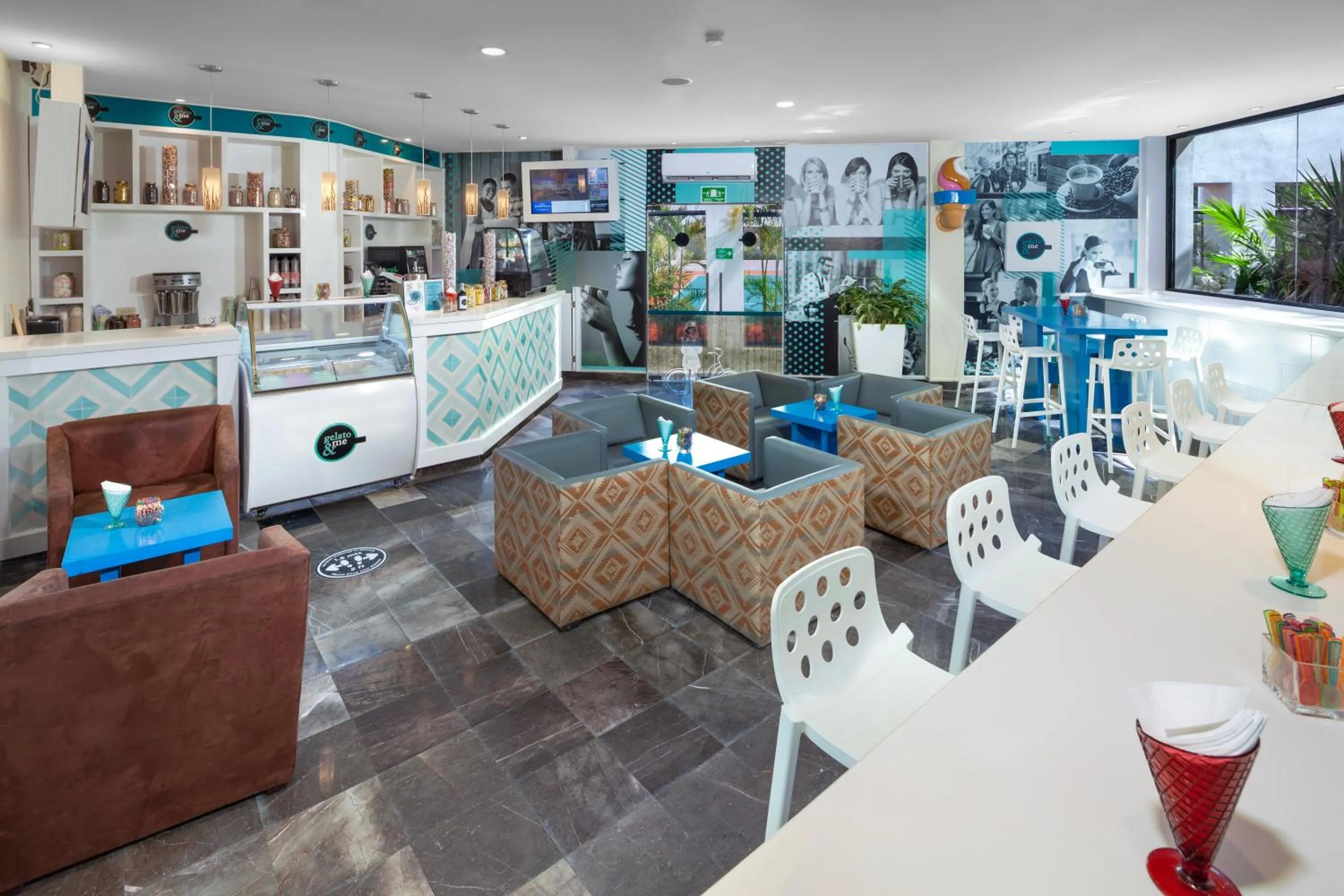 Lounge or bar in The Pyramid Cancun by Oasis - All Inclusive