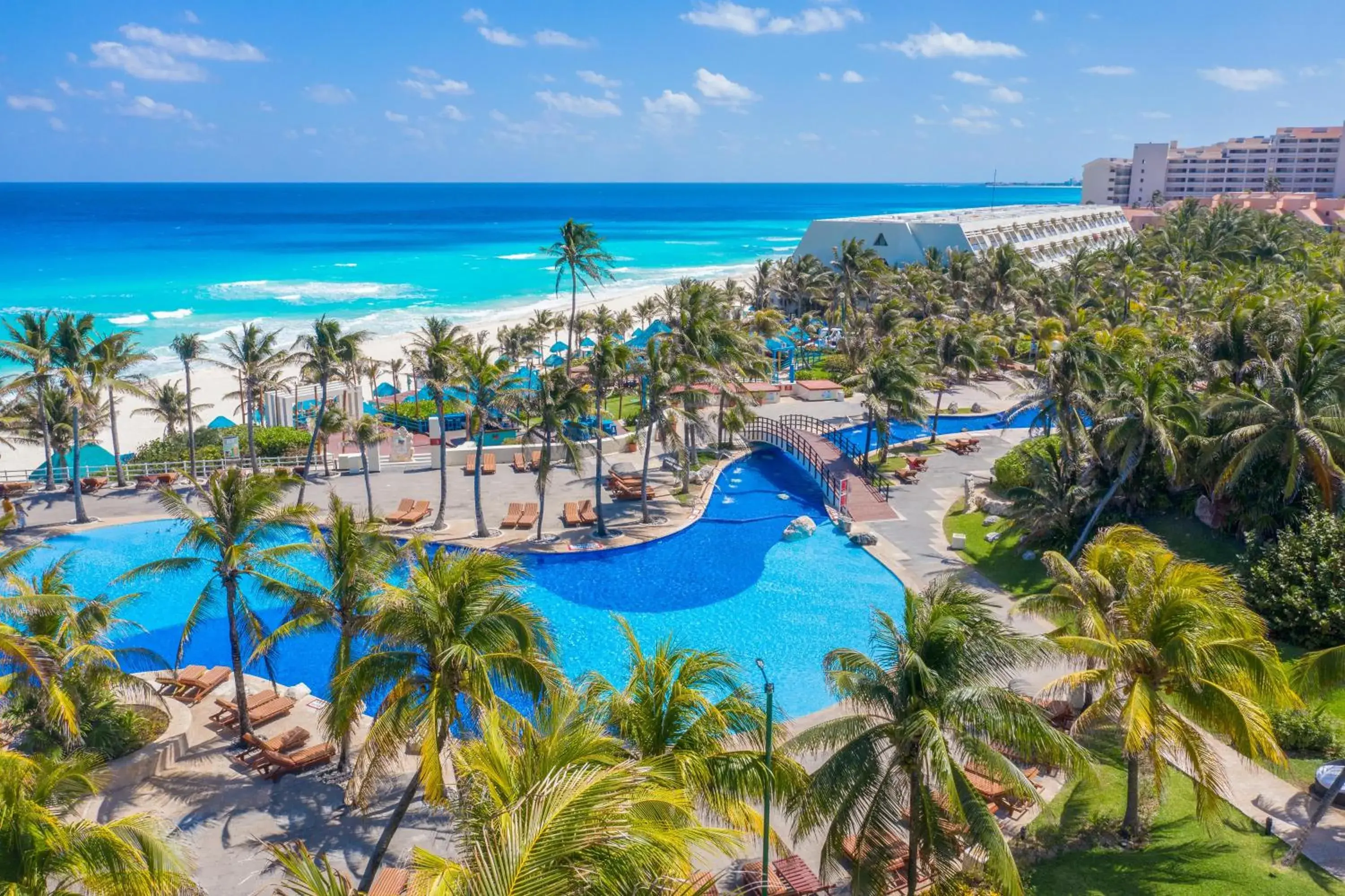 Property building in The Pyramid Cancun by Oasis - All Inclusive Property building in The Pyramid Cancun by Oasis - All Inclusive