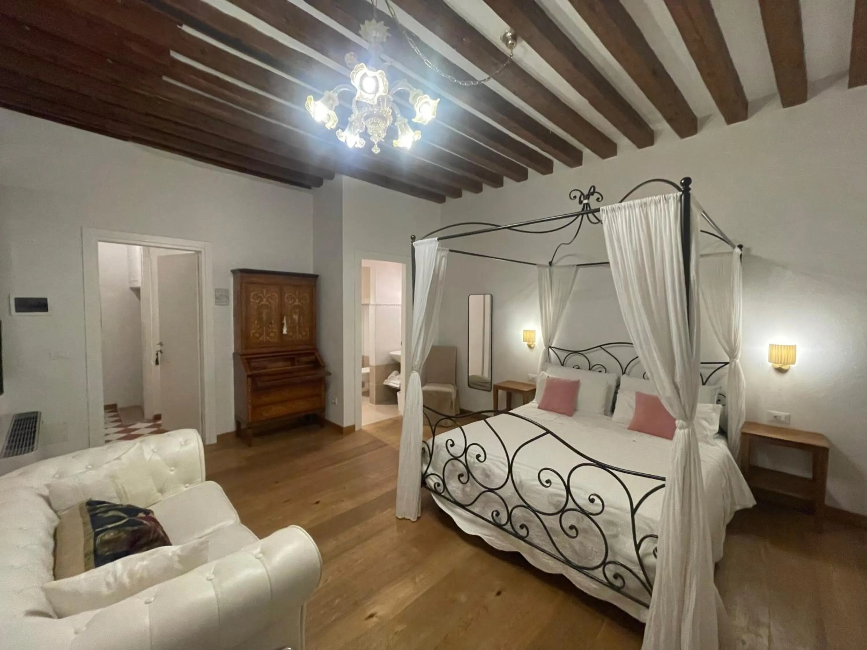 Bedroom, Bed in Residenza Corte Antica B&B