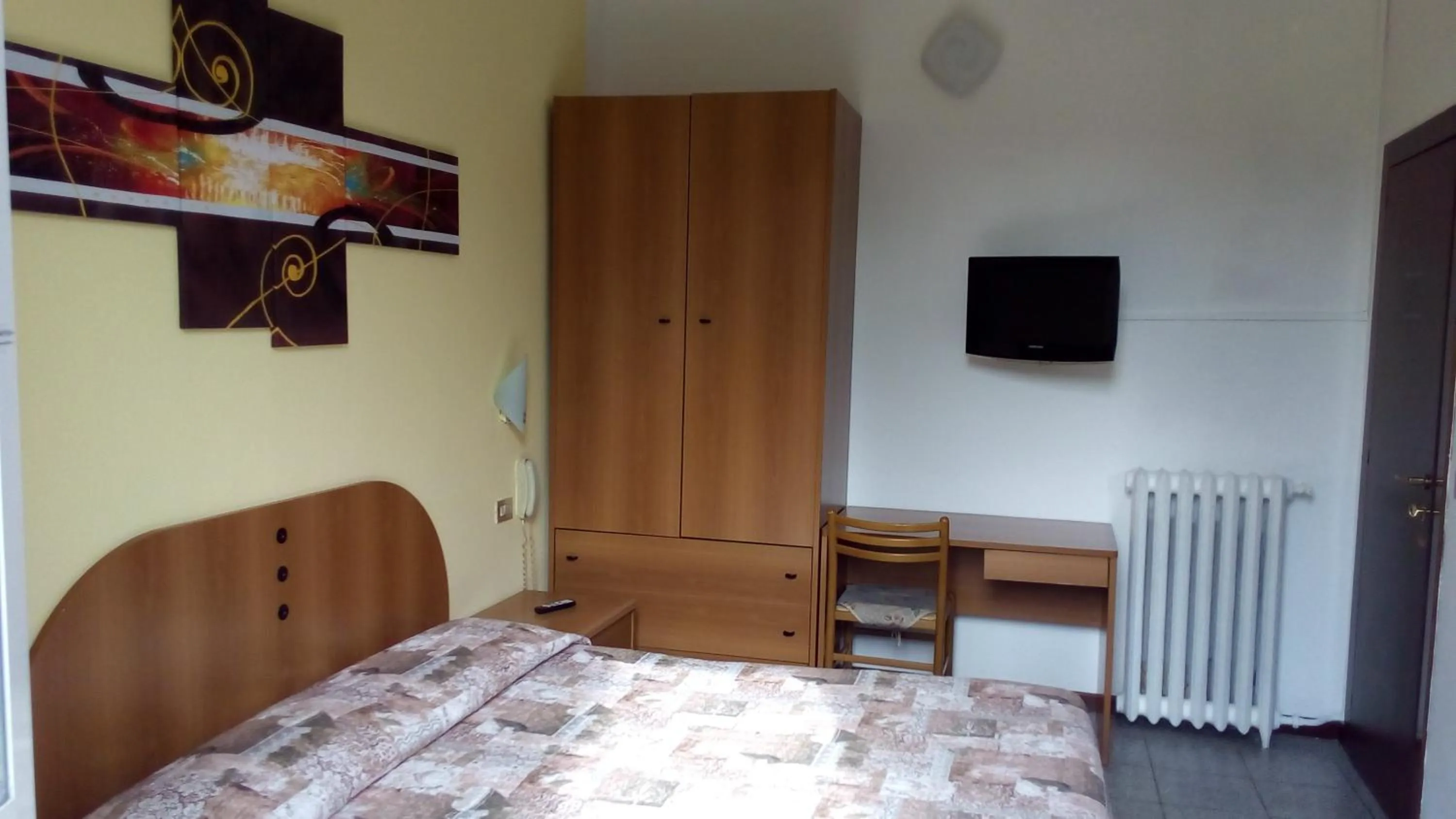 Photo of the whole room, Bed in Hotel Tirreno