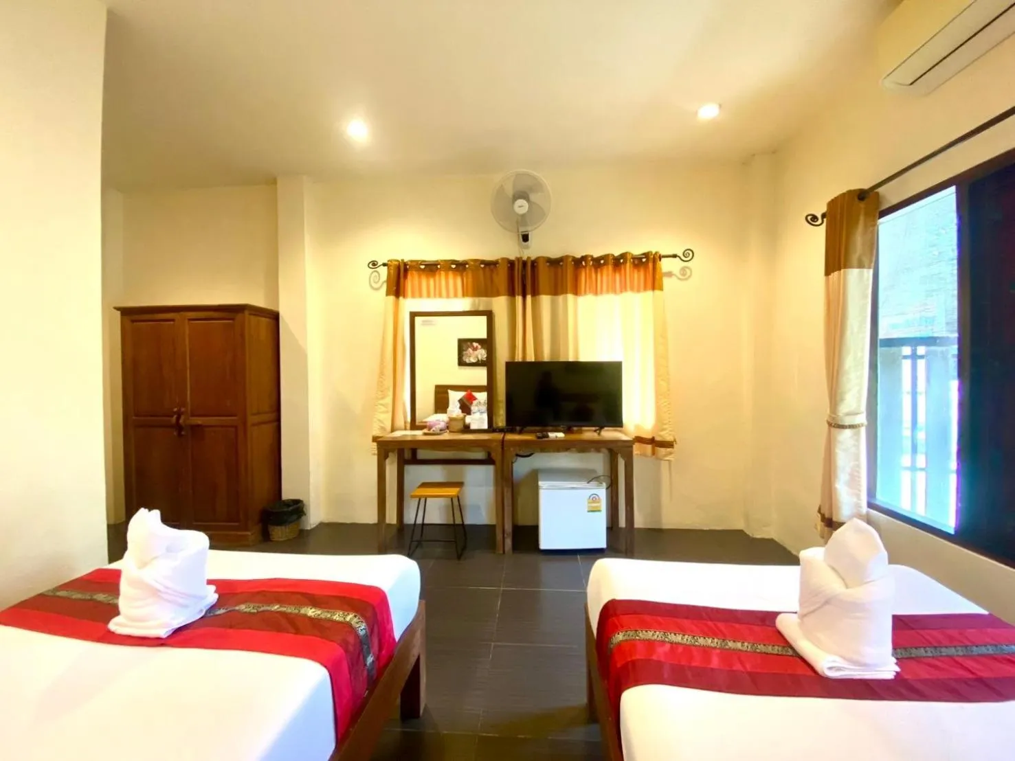 Bed in Home Inn Pai Garden