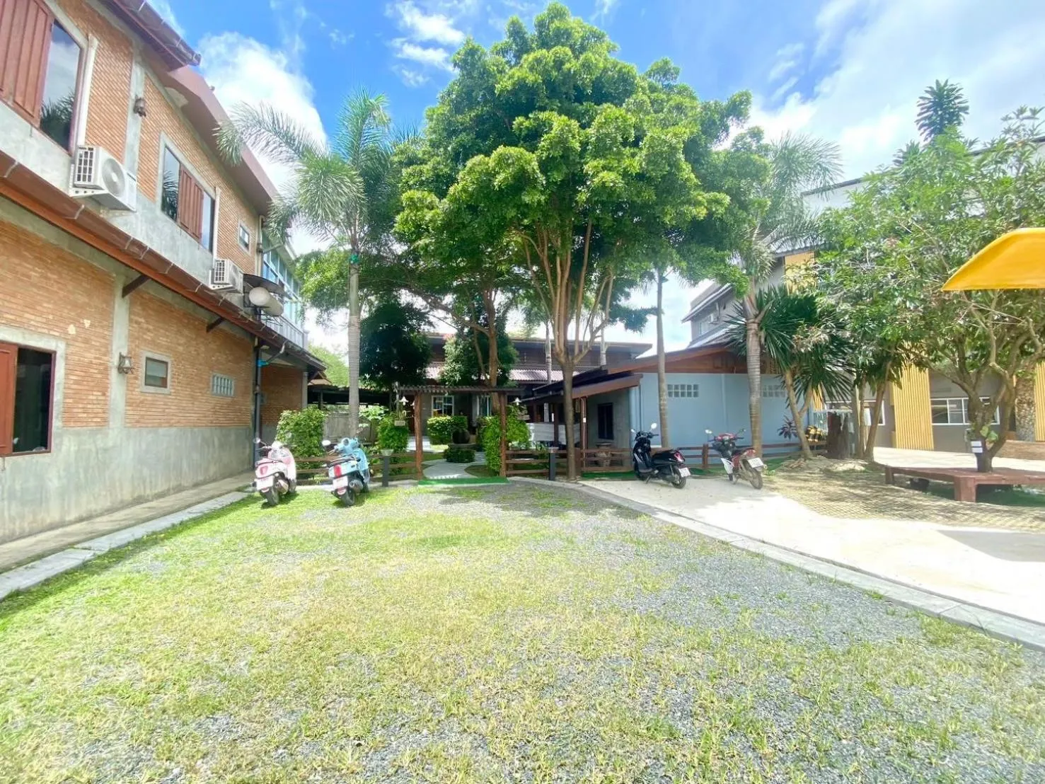 Property building in Home Inn Pai Garden