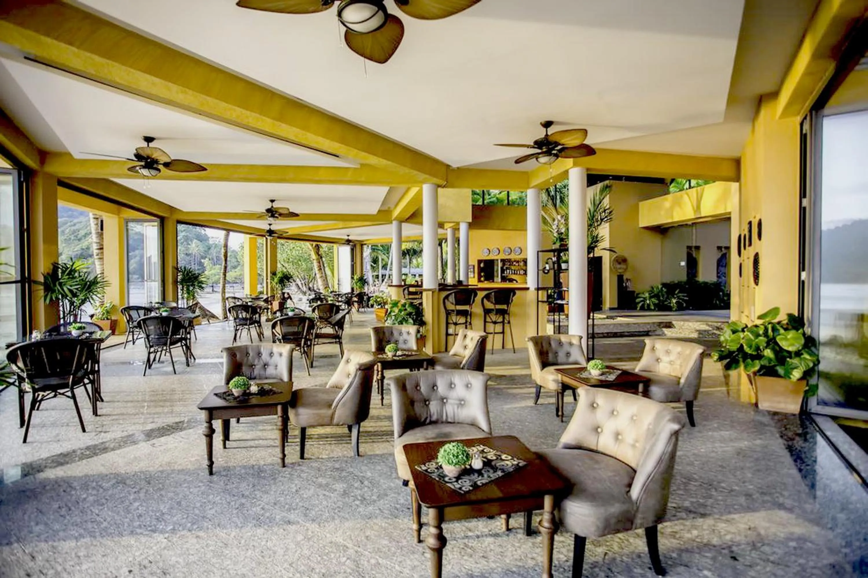 Restaurant/places to eat in Siam Royal View Resort Apartments