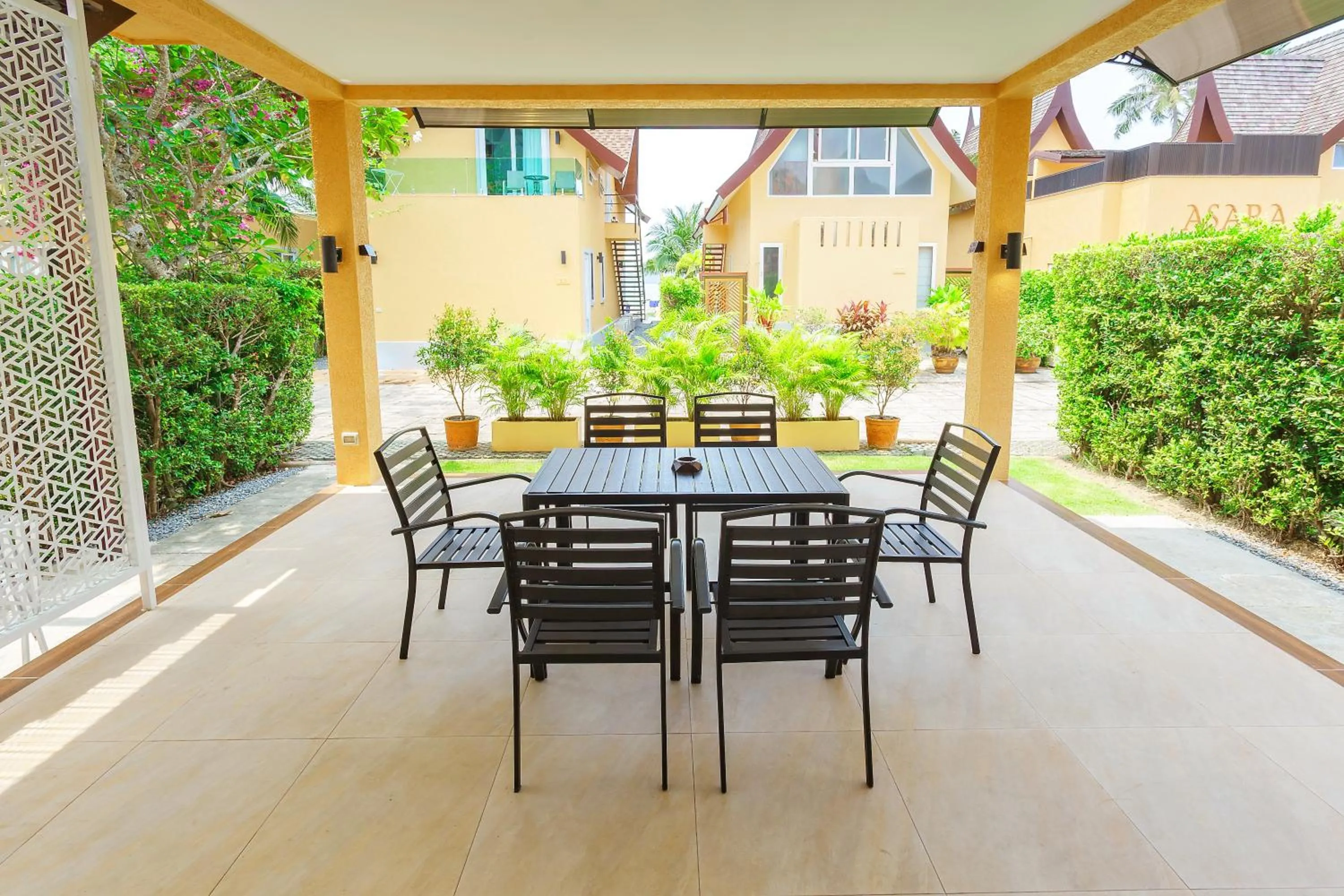 Patio in Siam Royal View Resort Apartments