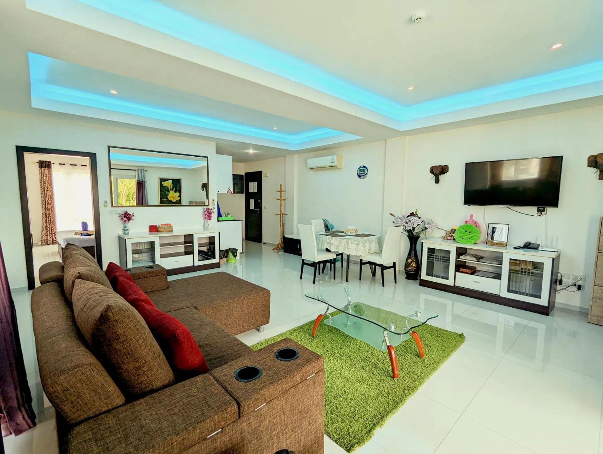 Communal lounge/ TV room in Siam Royal View Resort Apartments