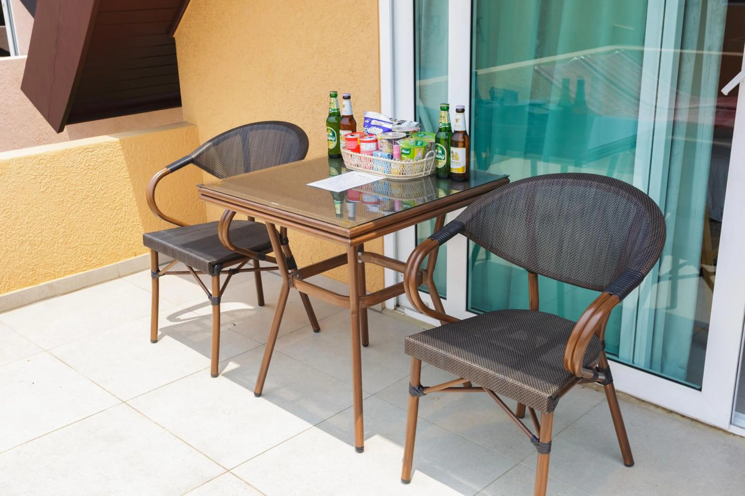 Food and drinks in Siam Royal View Resort Apartments