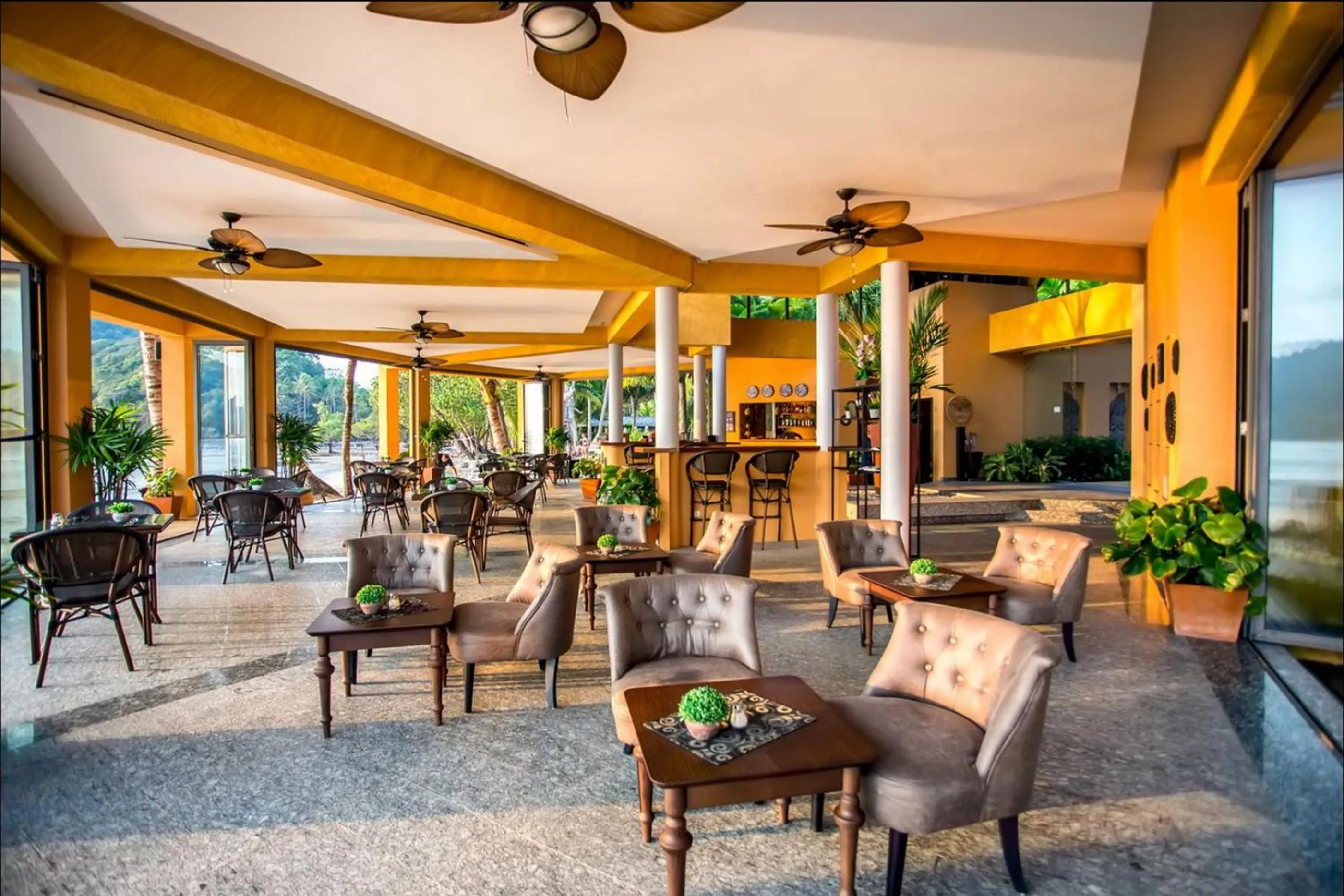 Restaurant/places to eat in Siam Royal View Resort Apartments