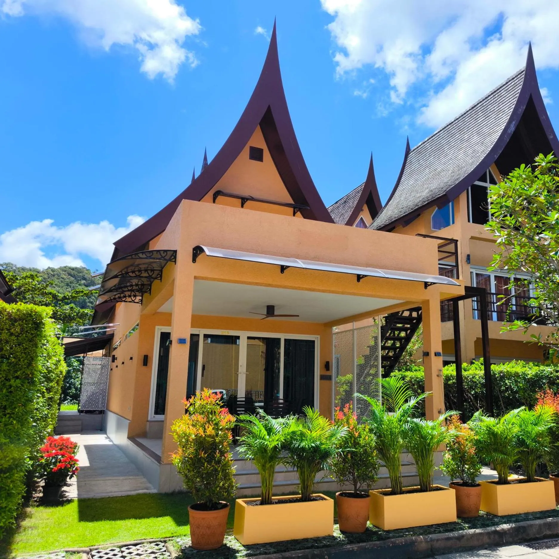 Property building in Siam Royal View Resort Apartments