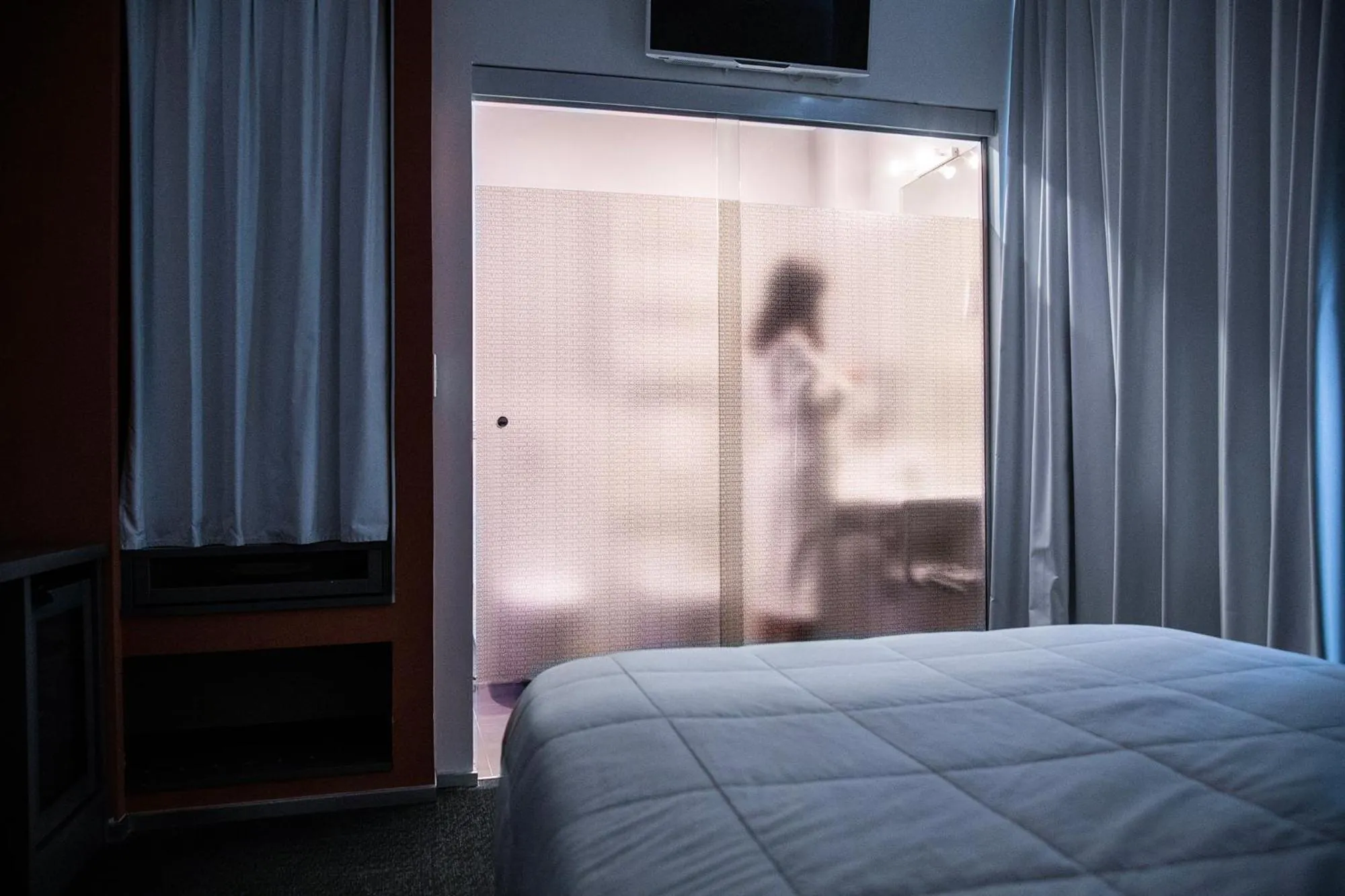 Photo of the whole room, Bed in Executive Inn Boutique Hotel