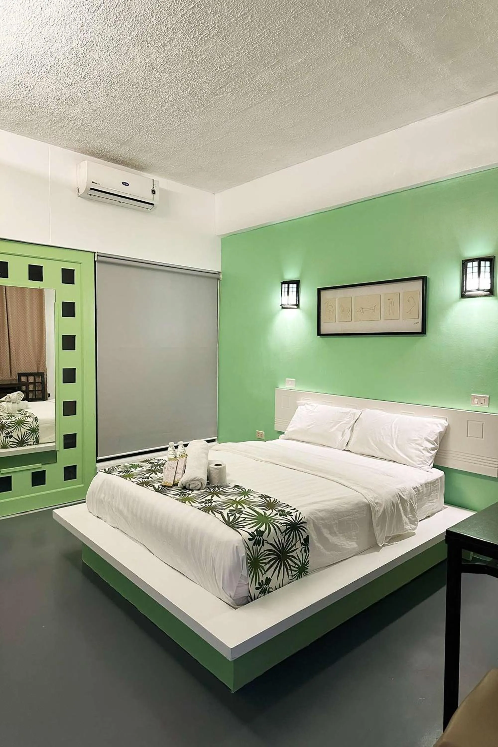 Bed in At The Pad Hotel and Resort