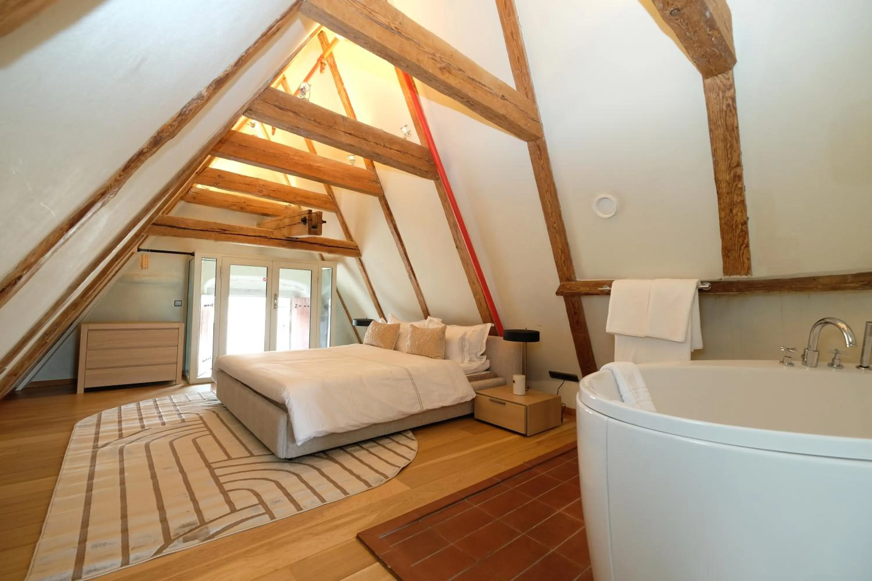 Bedroom, Bed in The Three Sisters Hotel