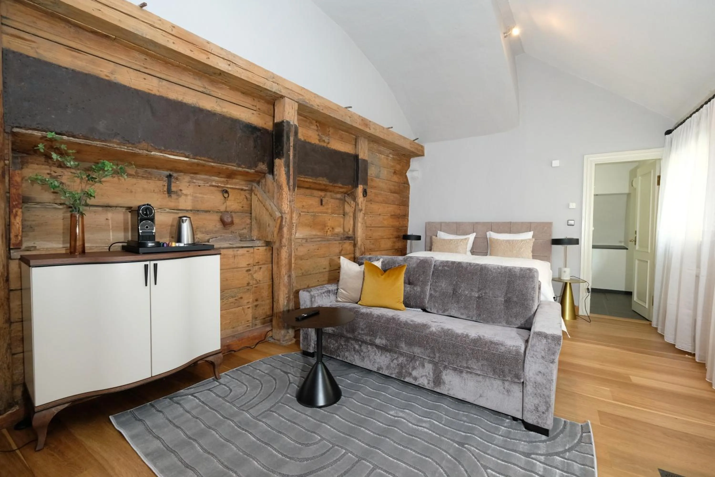 Photo of the whole room in The Three Sisters Hotel