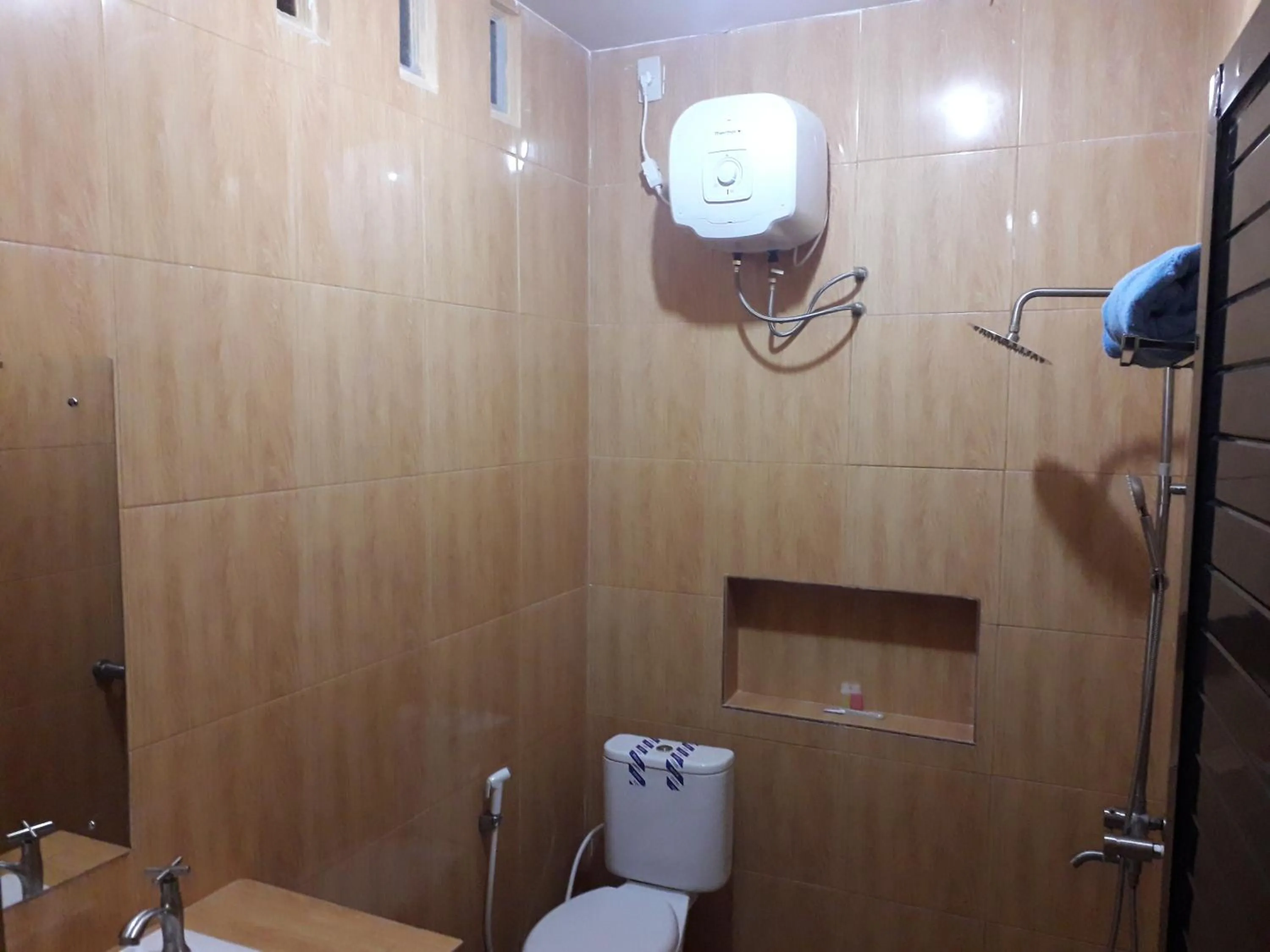 Shower in Ahza syariah