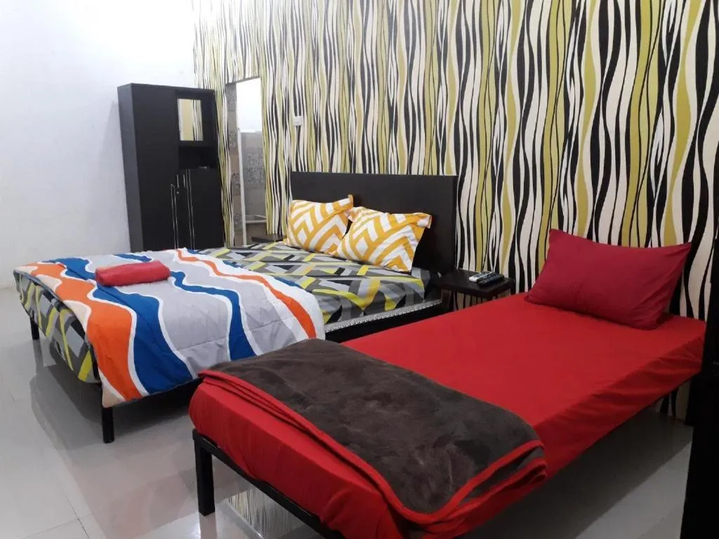 Photo of the whole room, Bed in Ahza syariah