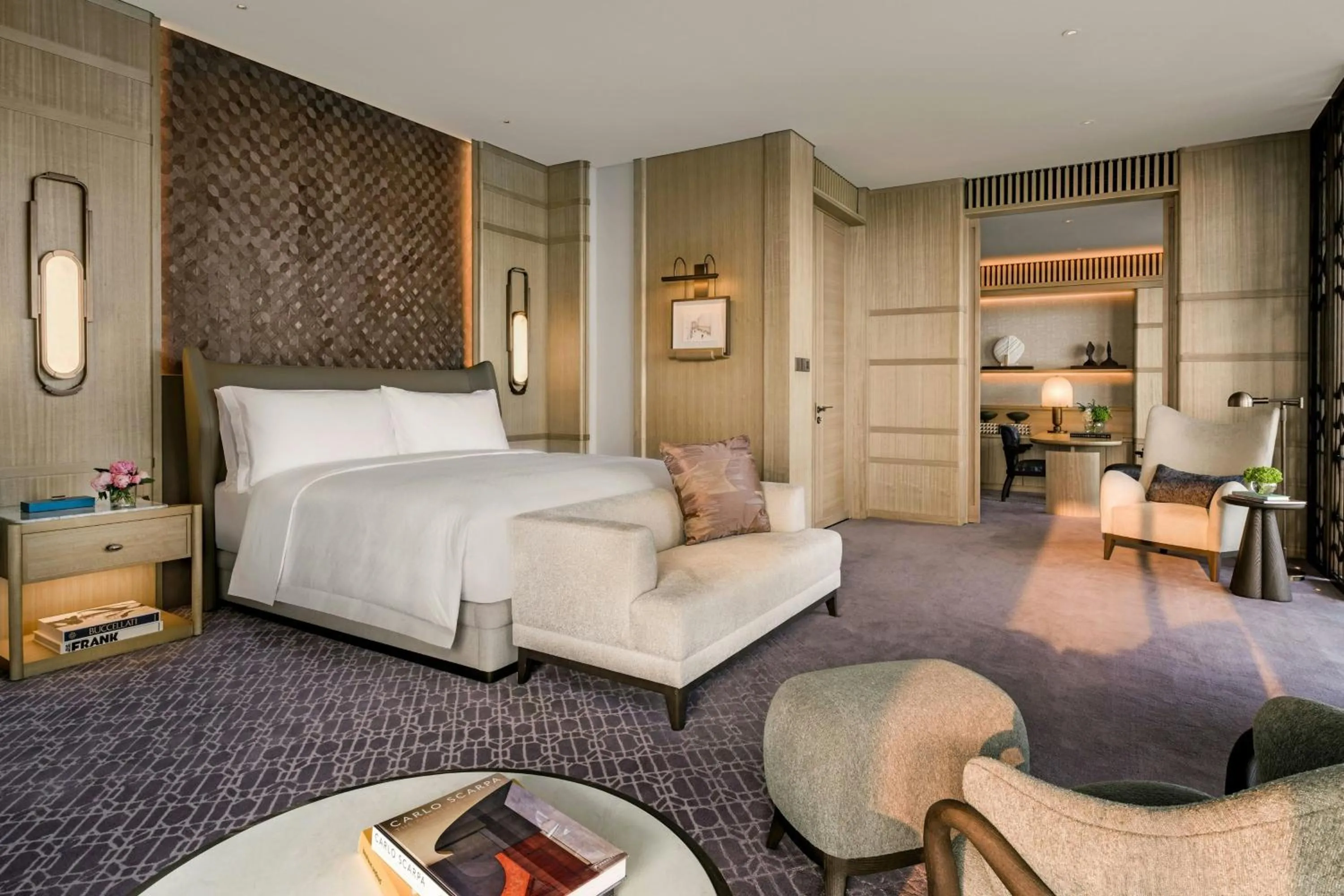 Photo of the whole room, Bed in The St. Regis Shenzhen Bao'an