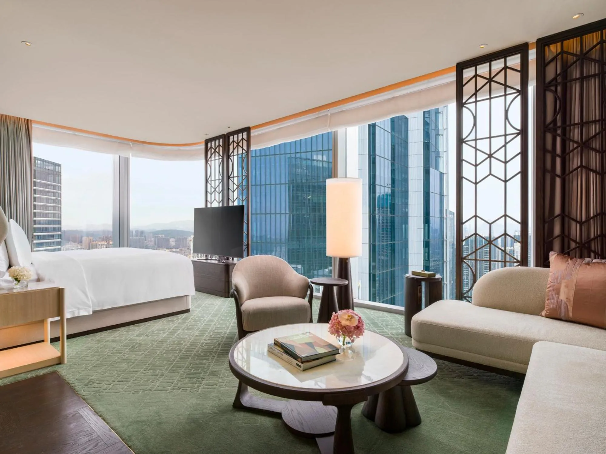 Bedroom, Bed in The St. Regis Shenzhen Bao'an