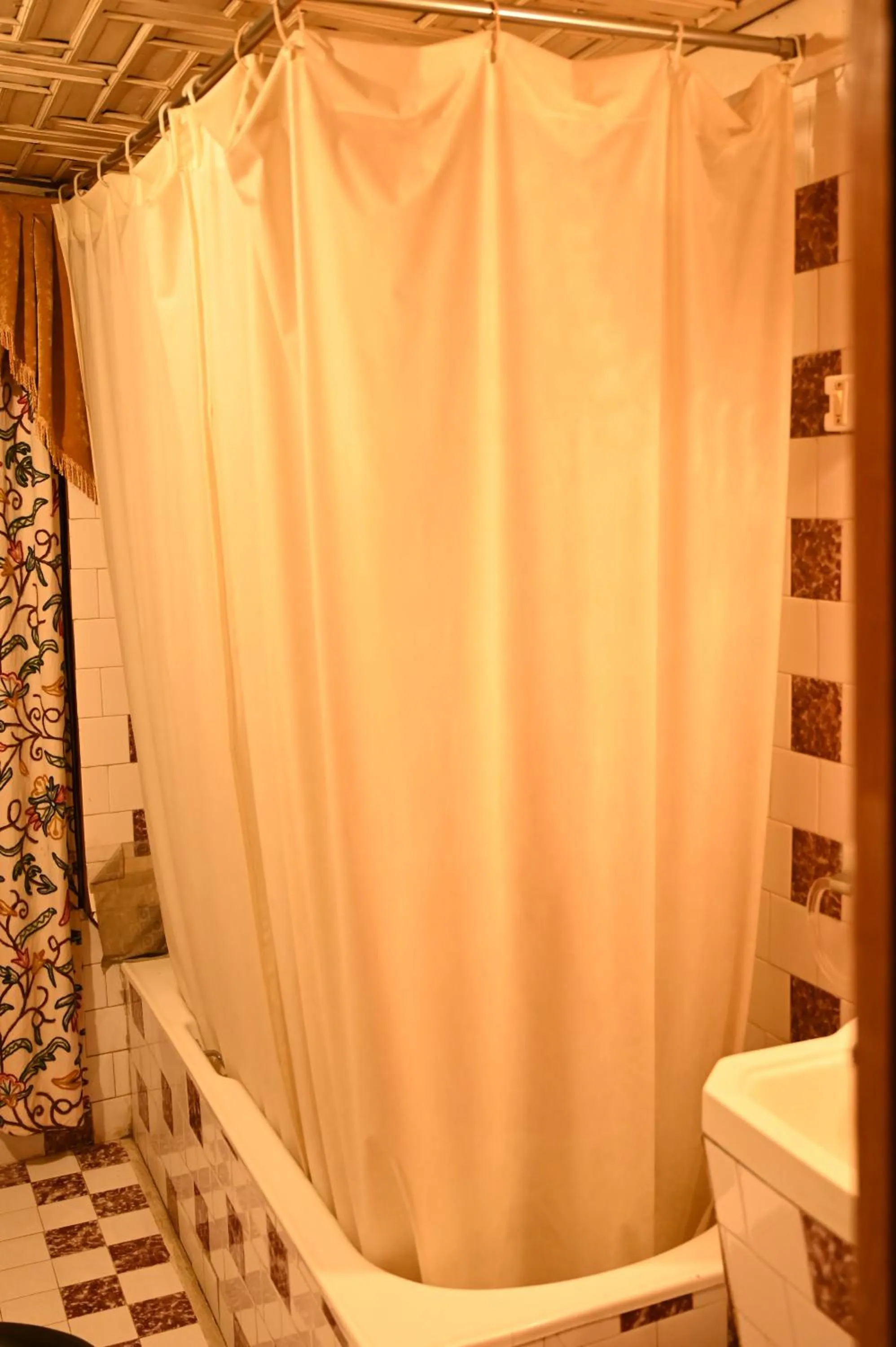 Bath in Kings Houseboats