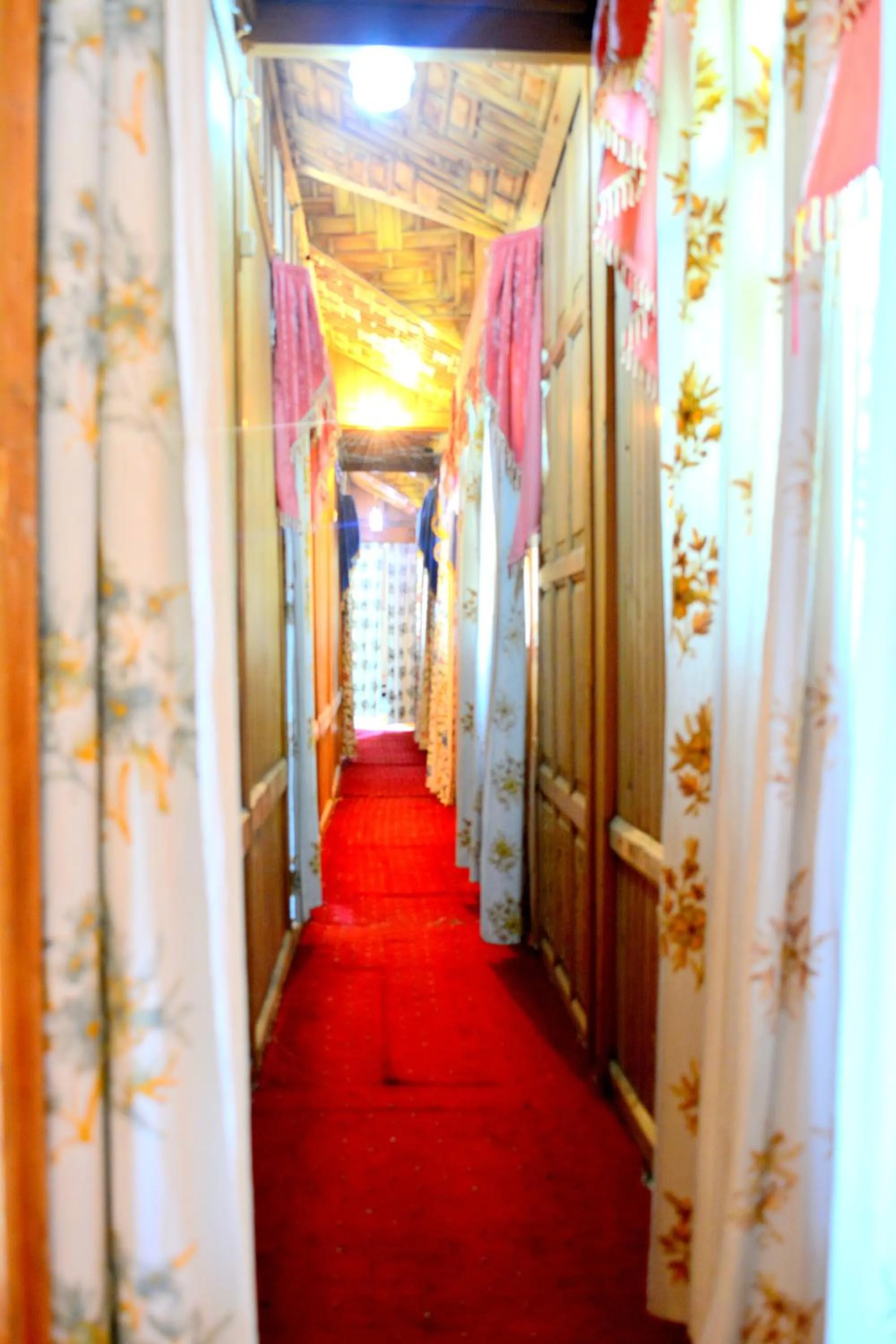 Facade/entrance in Kings Houseboats