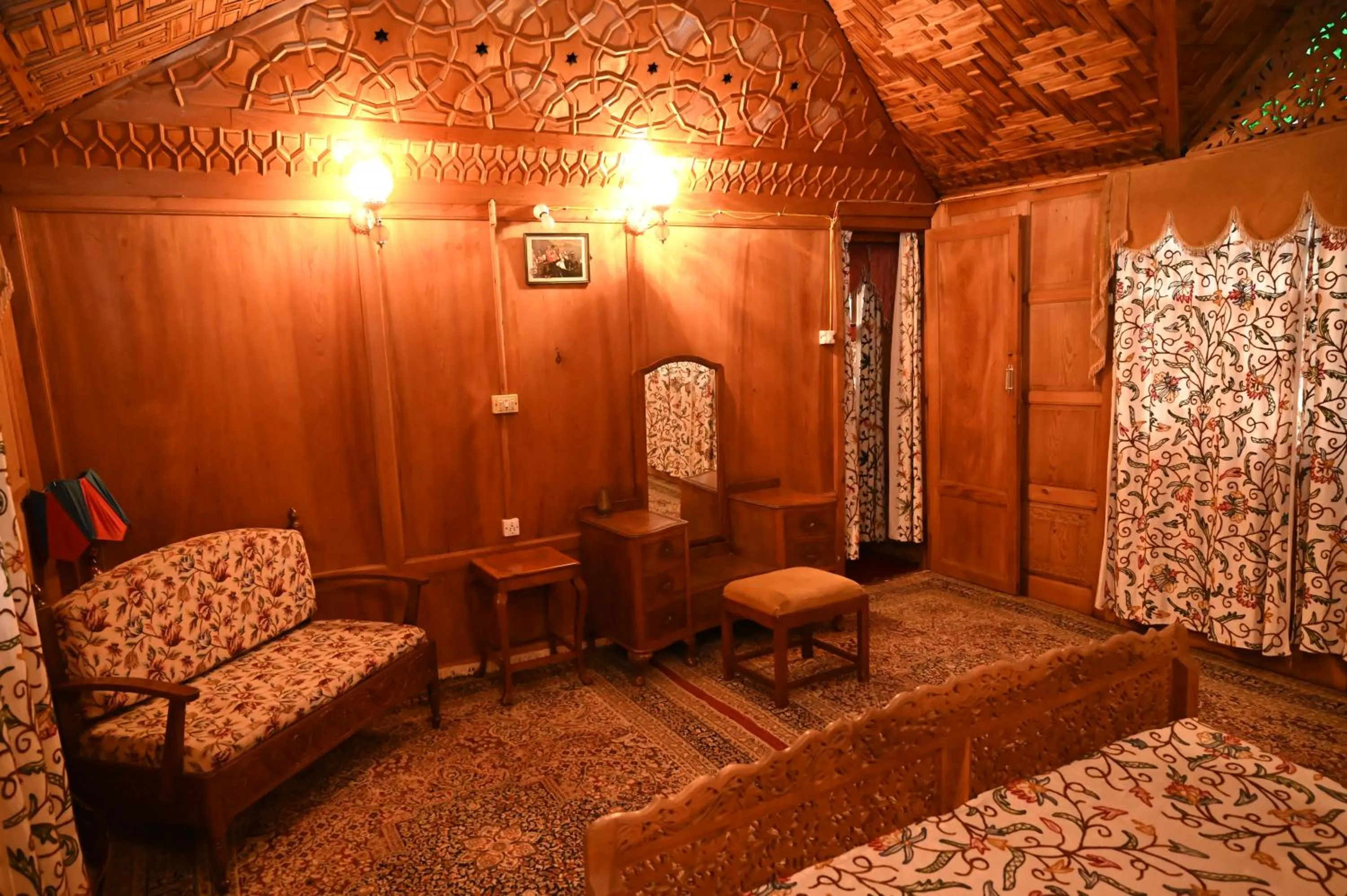 Bed in Kings Houseboats