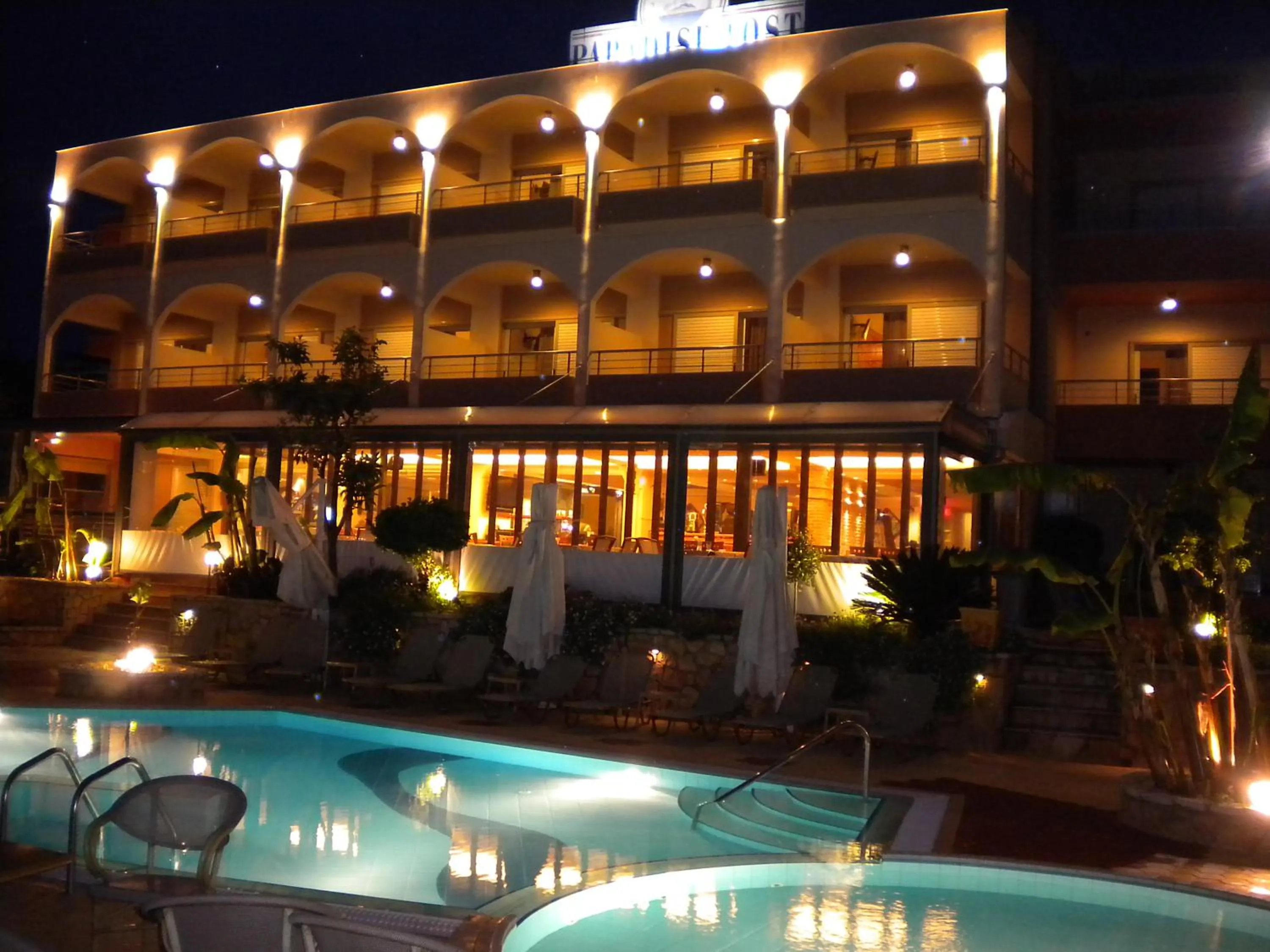 Property building in Paradise Lost Hotel-Apartments