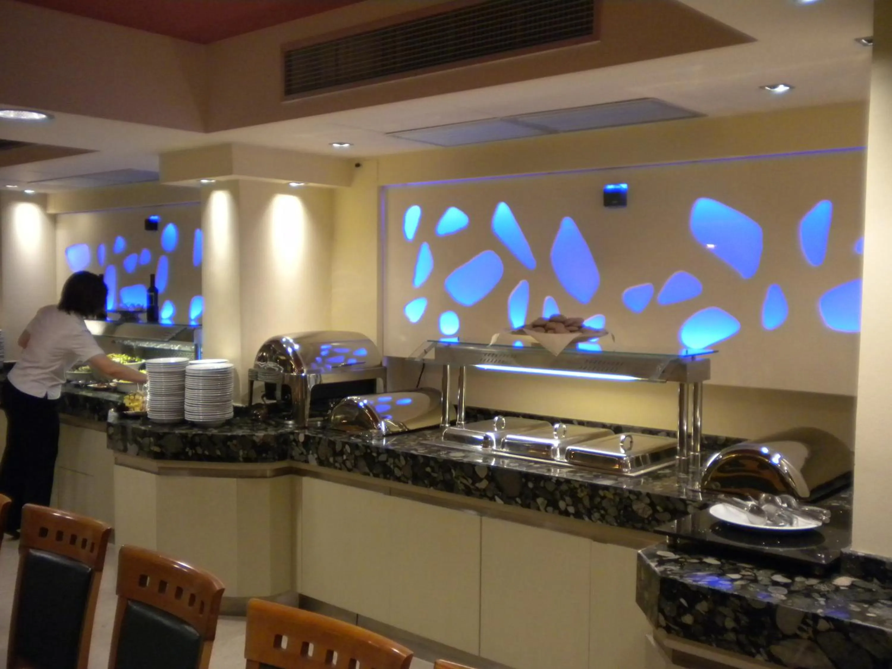 Restaurant/places to eat in Paradise Lost Hotel-Apartments