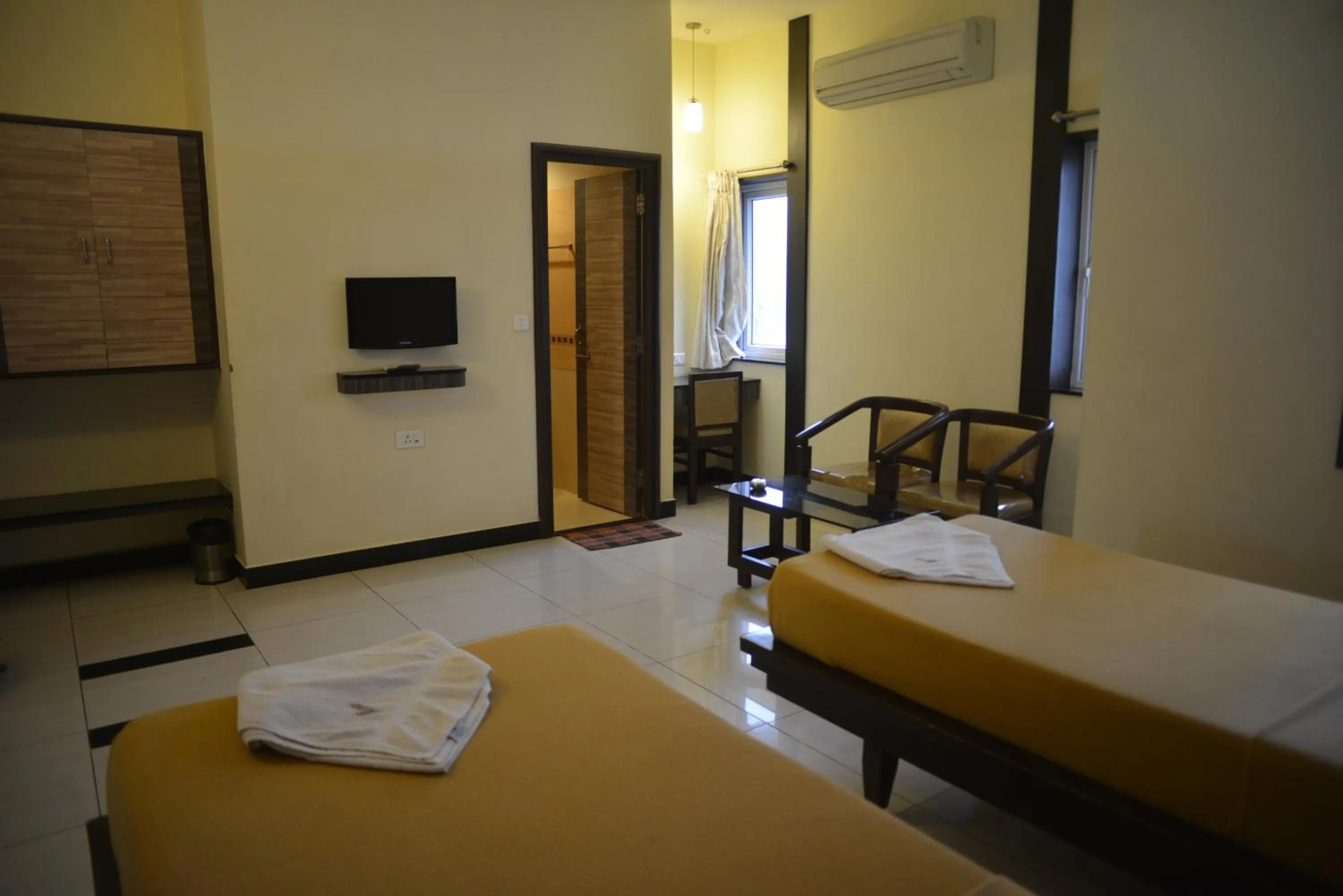 Bedroom, Bed in Vijey Hotels